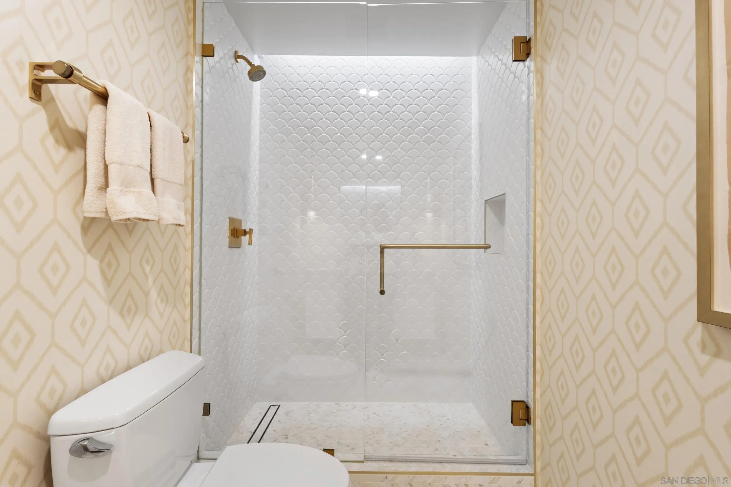 https://cdn.realtyfeed.com/cdn/127/260003230/a37d5d99825950a5488715f35c130465.webp