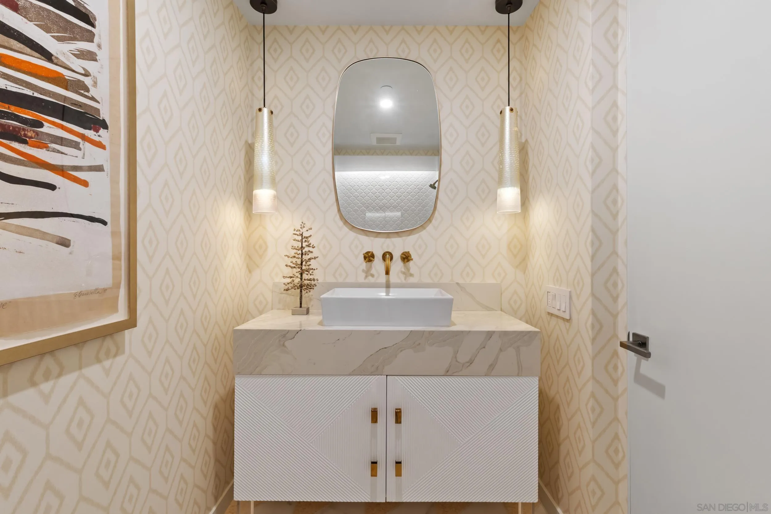 https://cdn.realtyfeed.com/cdn/127/260003230/b6ade94e43ce1566cb0c1fa3527744ef.webp