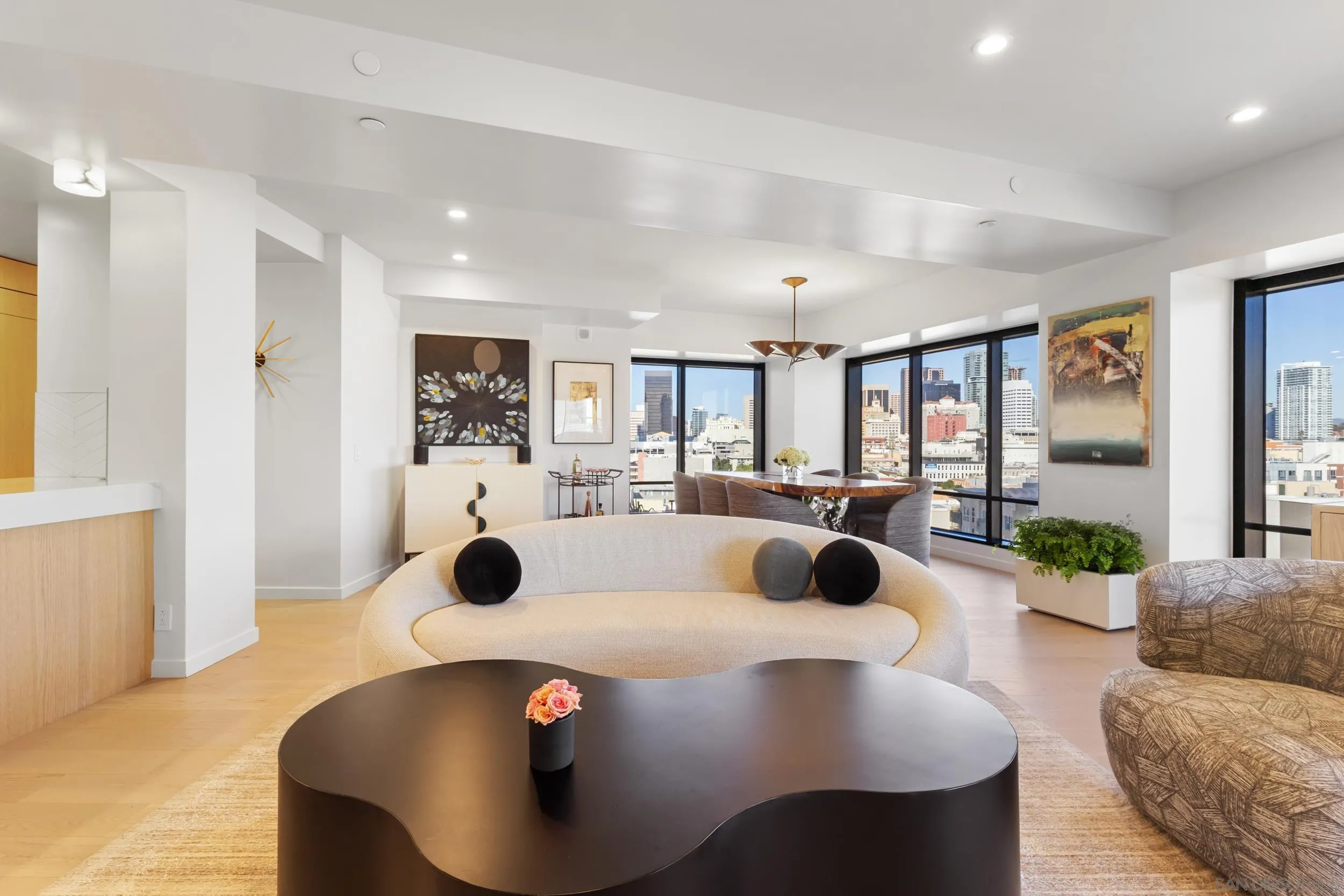 https://cdn.realtyfeed.com/cdn/127/260003230/baa63d5947a202e6a0ce2990b25c4165.webp