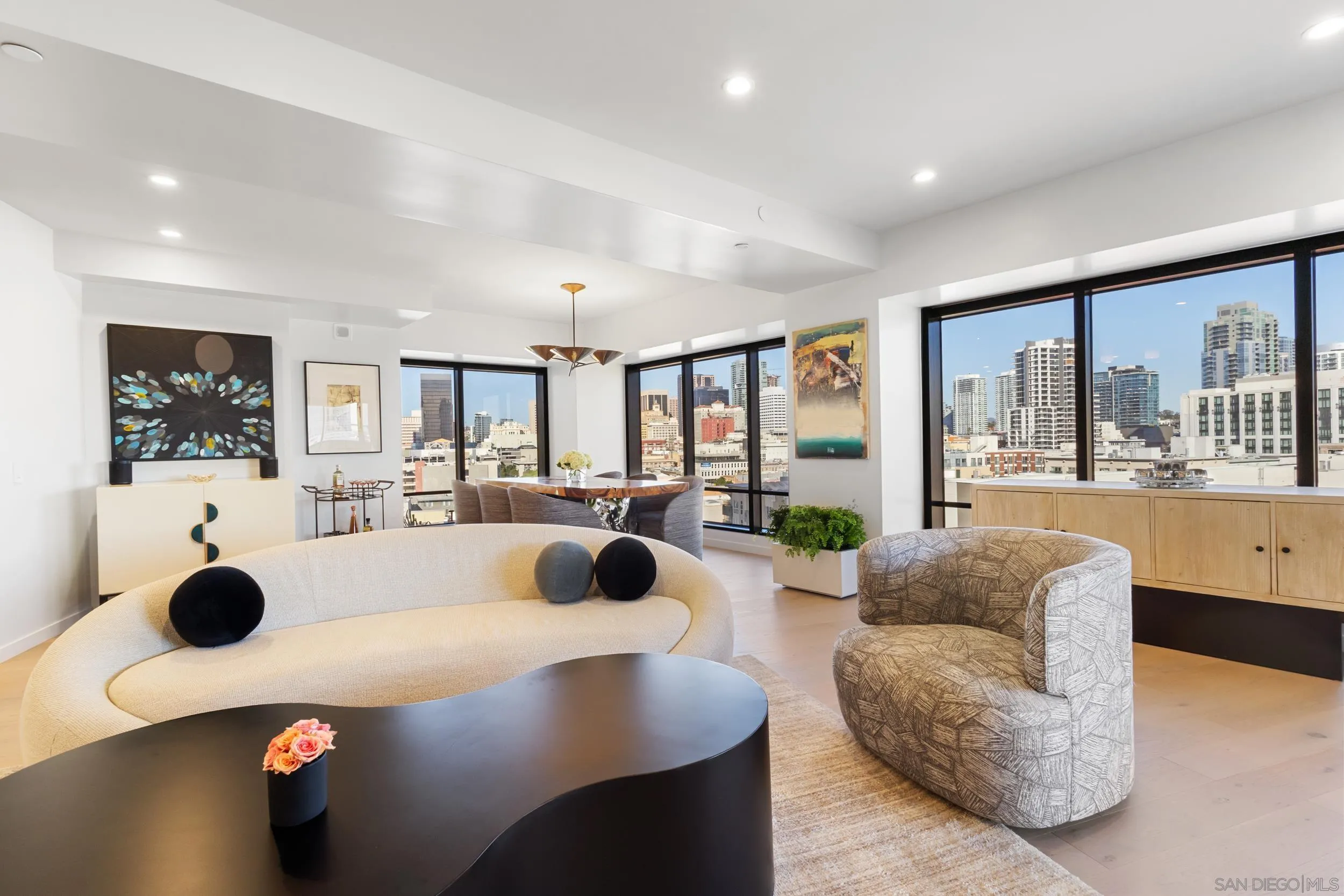 https://cdn.realtyfeed.com/cdn/127/260003230/bf1e869a81c3c92f1f1d33ca8114044b.webp