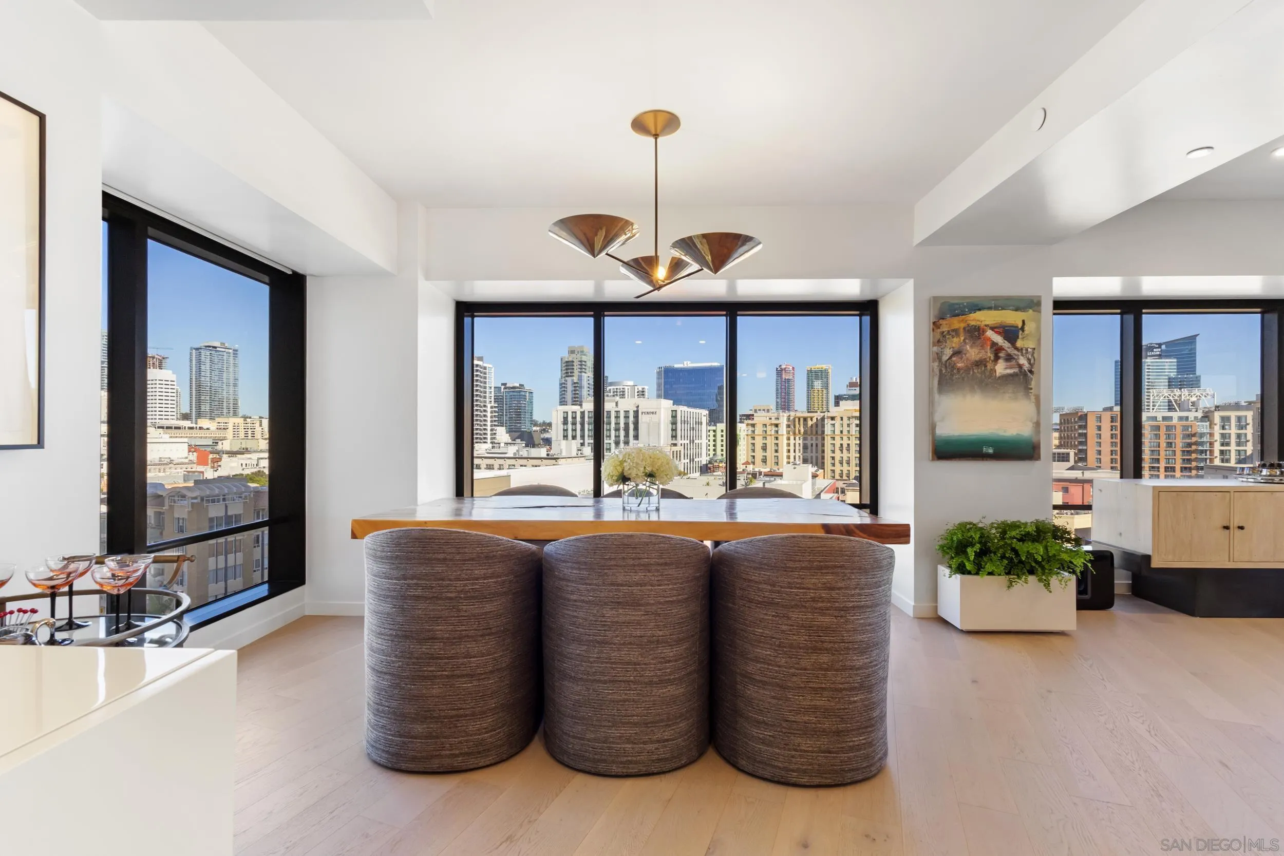 https://cdn.realtyfeed.com/cdn/127/260003230/f34edda2fe2bc75dd59c3dd82ed5145e.webp
