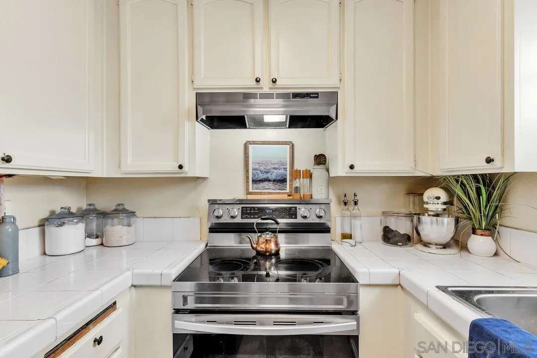 Photo #11: 260003231 Listing: Photo #11