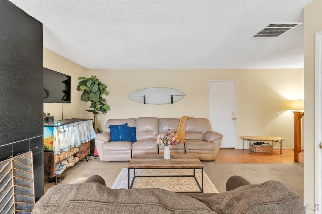 Photo #4: 260003231 Listing: Photo #4