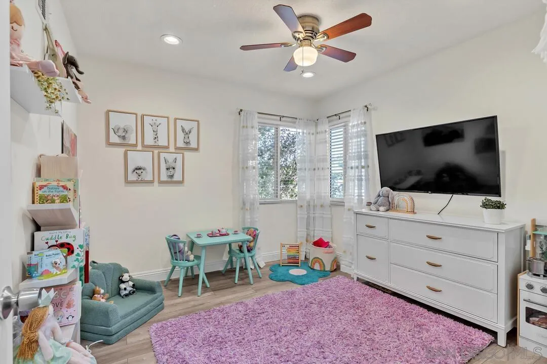https://cdn.realtyfeed.com/cdn/127/260003232/1718873f8f10182117e02bb15399c206.webp