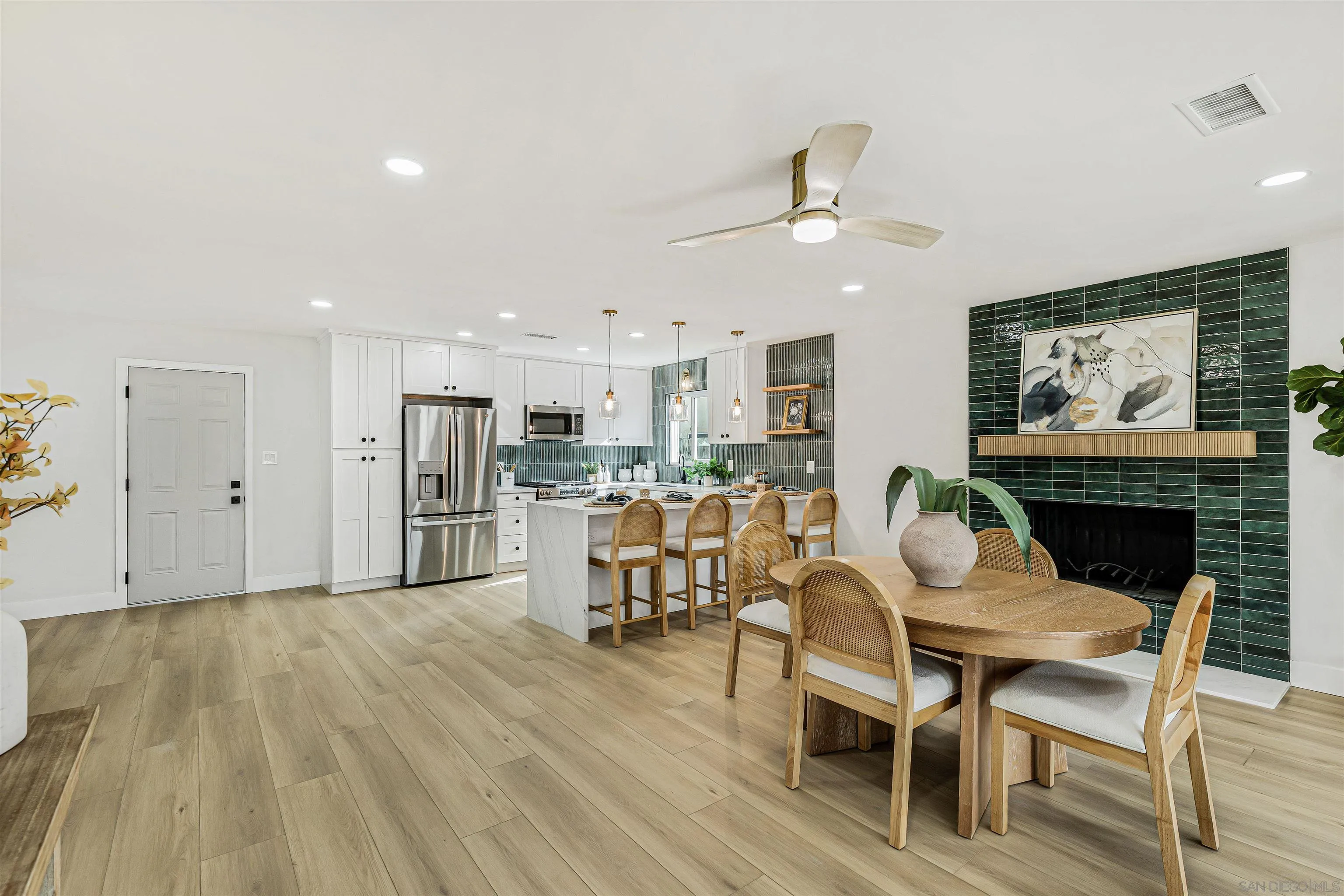 https://cdn.realtyfeed.com/cdn/127/260003235/5e8d99151147164a78d54dacf2340cff.webp