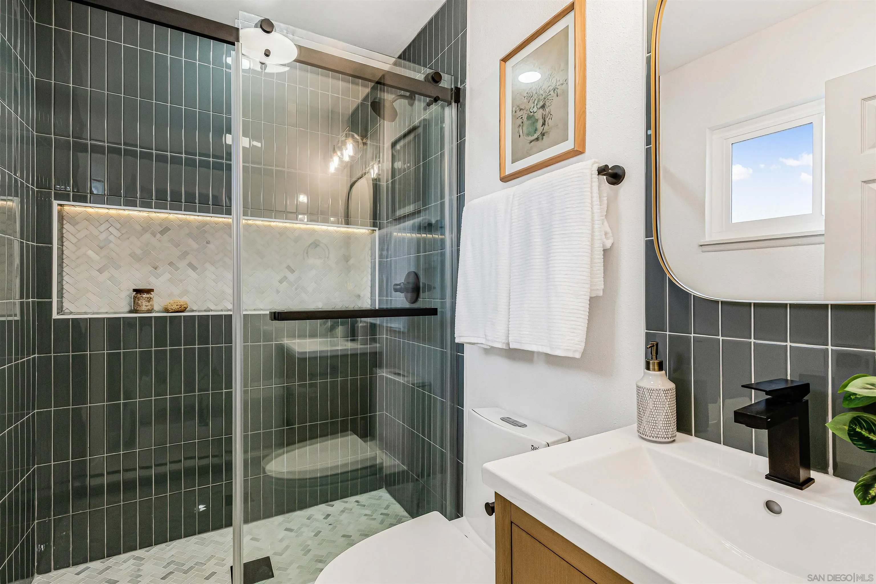 https://cdn.realtyfeed.com/cdn/127/260003235/ab99e0c88445506b7192a1442019ad96.webp