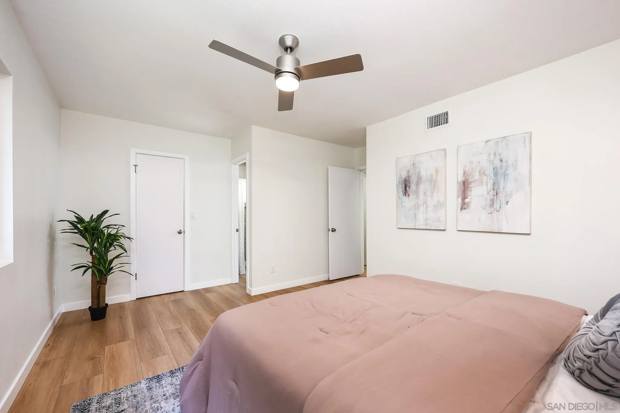 https://cdn.realtyfeed.com/cdn/127/260003238/73a3e13b1cbd169f2667771b7f2045f7.webp