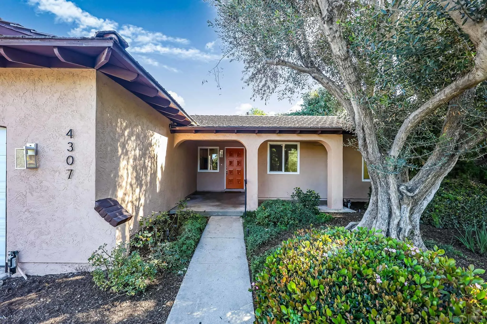 https://cdn.realtyfeed.com/cdn/127/260003238/bf07f5c87b52ac1443a419b1330d1996.webp