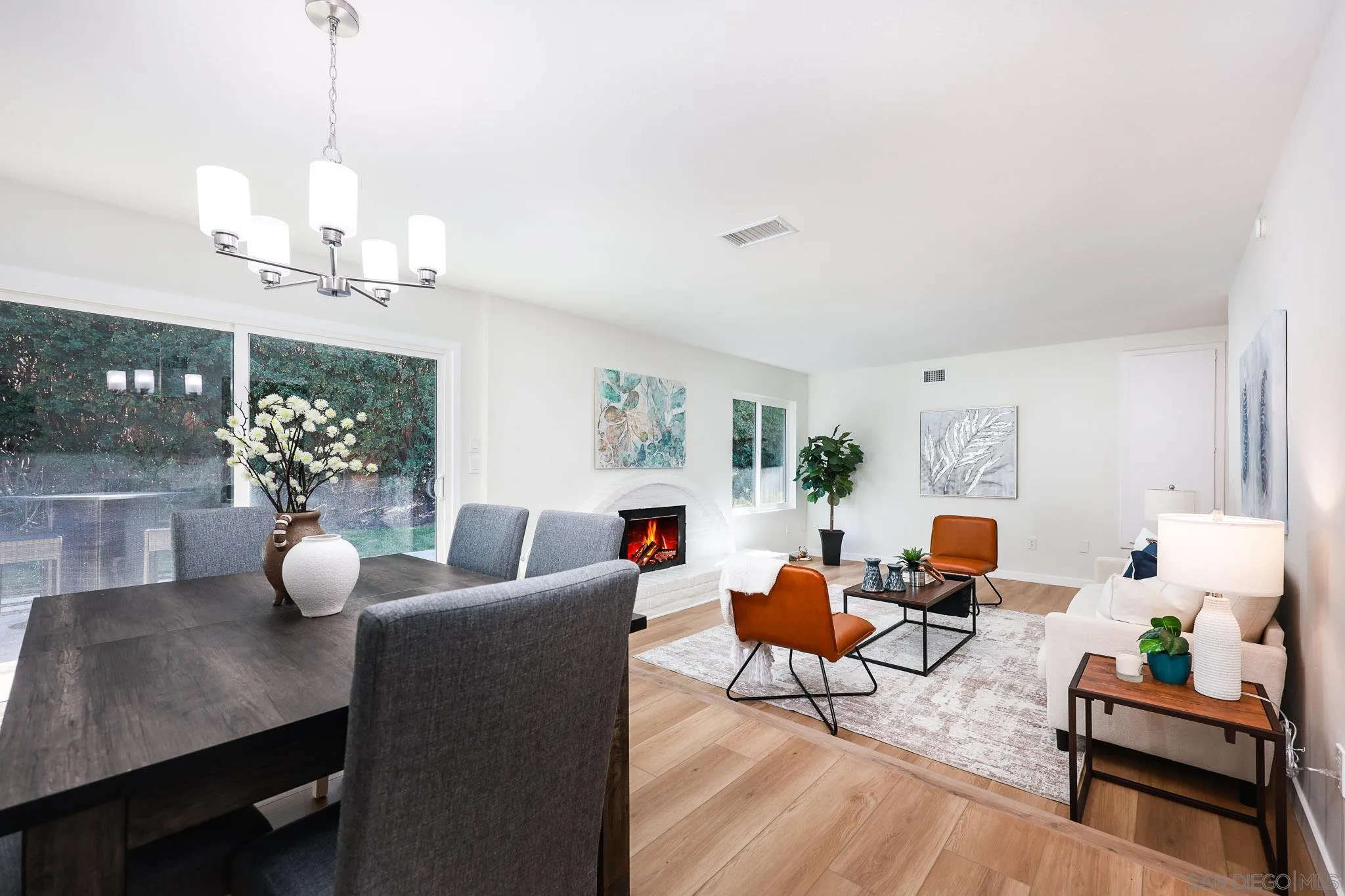 https://cdn.realtyfeed.com/cdn/127/260003238/c5ceea61653043c3414d394319b791f5.webp
