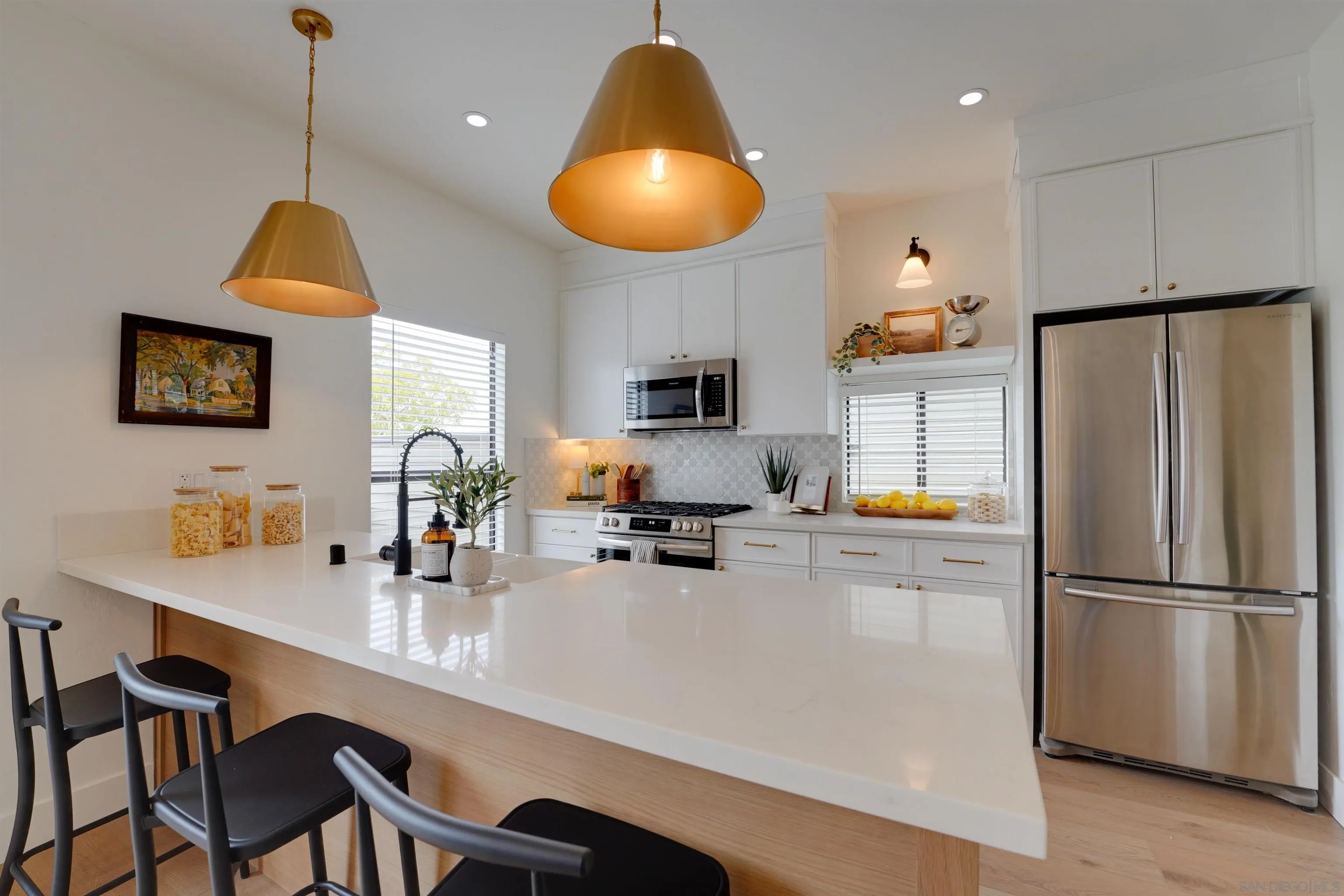 https://cdn.realtyfeed.com/cdn/127/260003242/0c5c453739e1f0ce298d64f10db54e93.webp