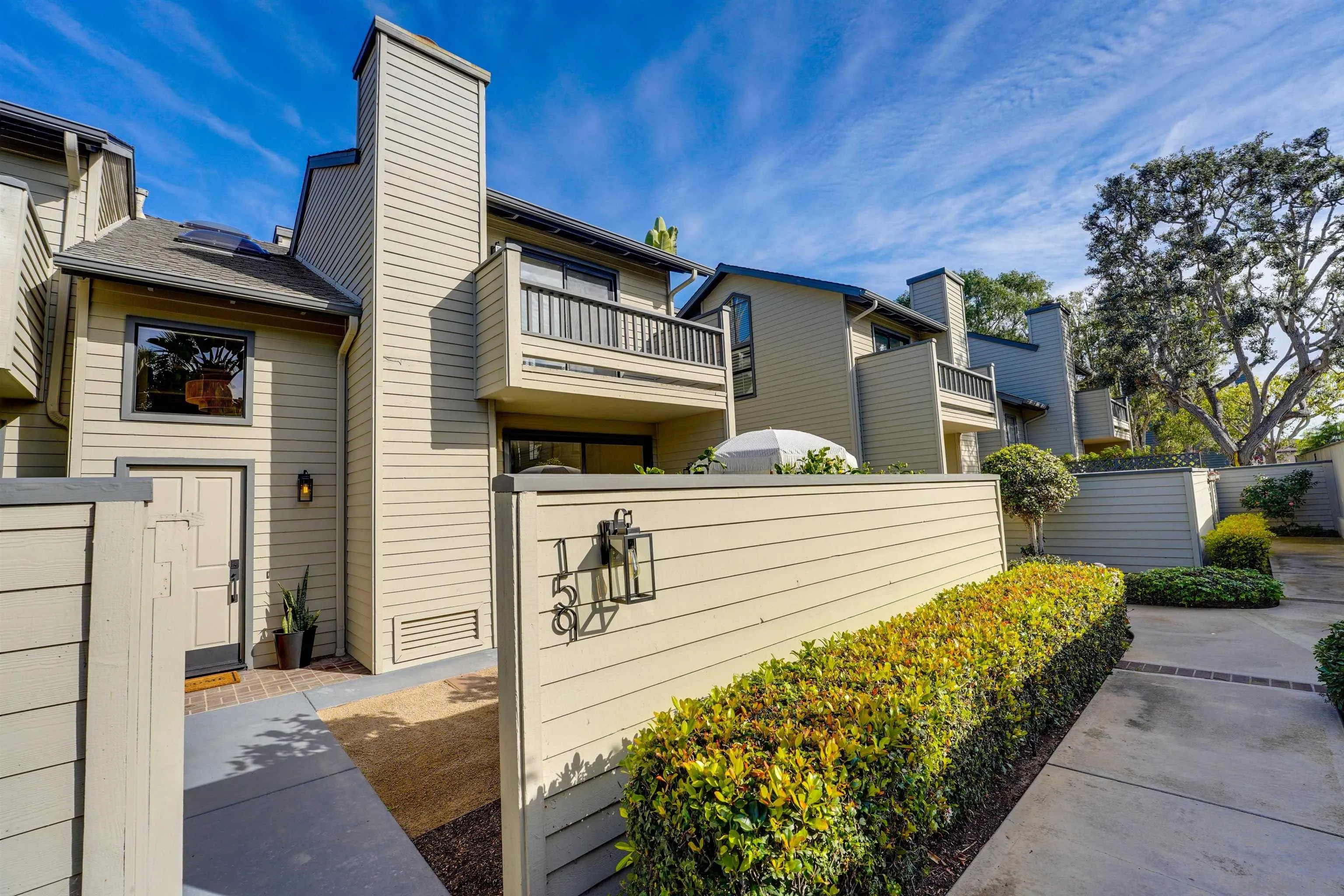 https://cdn.realtyfeed.com/cdn/127/260003242/1f8600d4f1b2da05227f7538b82a4a87.webp