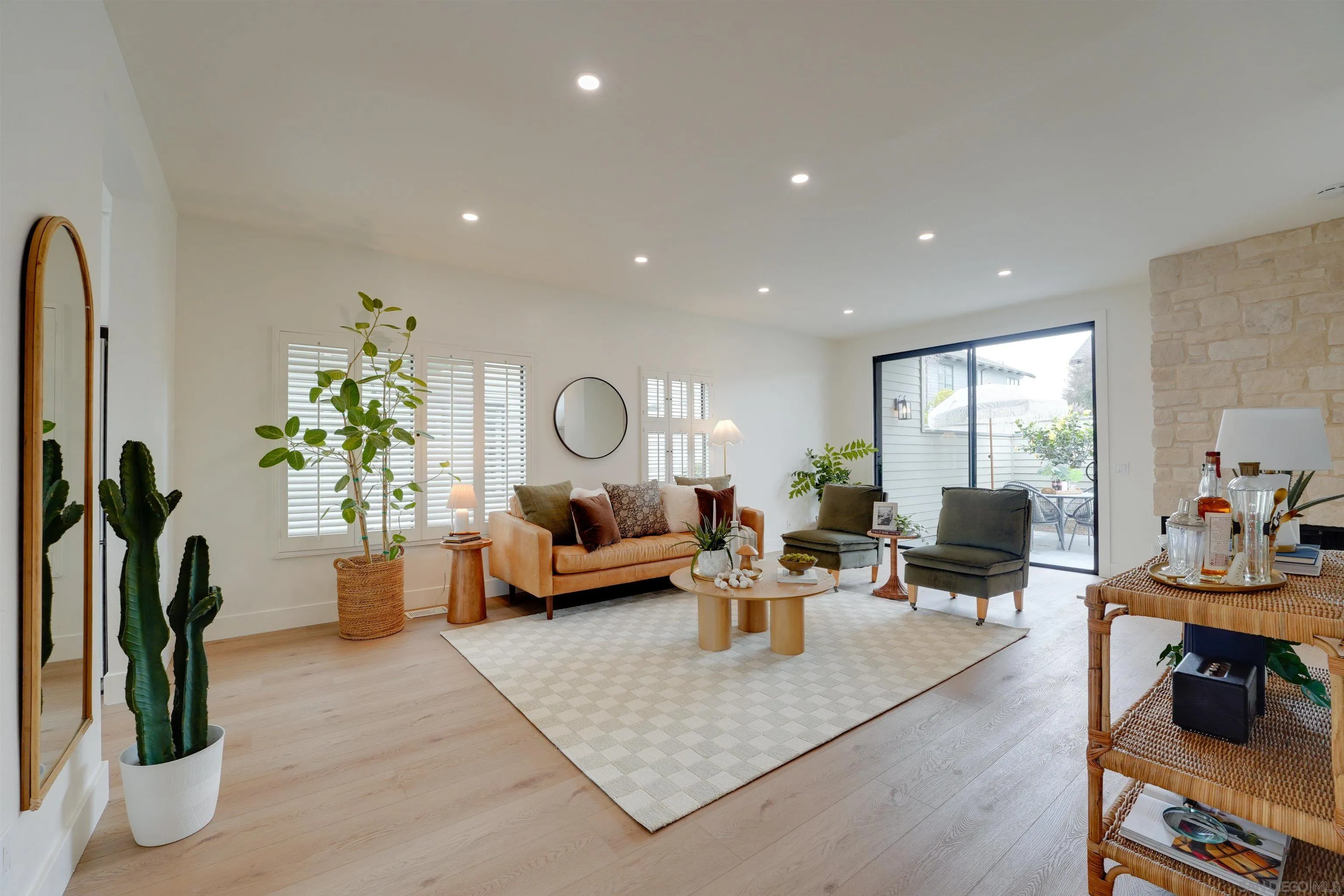 https://cdn.realtyfeed.com/cdn/127/260003242/2077010420892402df4e63a5ae5a1c7a.webp