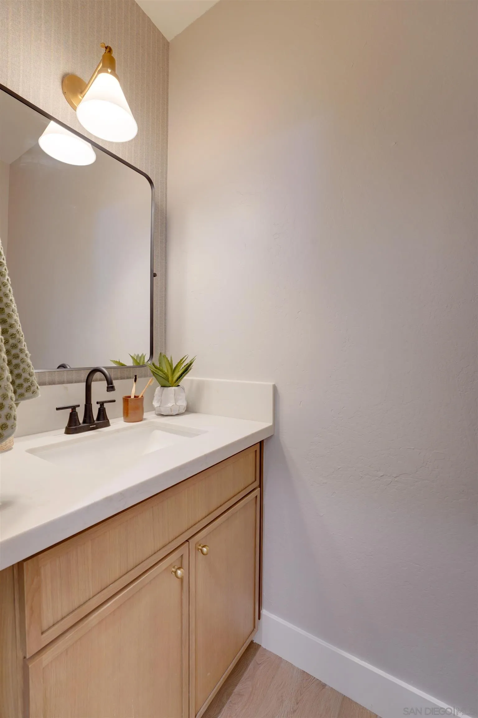https://cdn.realtyfeed.com/cdn/127/260003242/310d304e1f956506b49b12fcbe90088c.webp