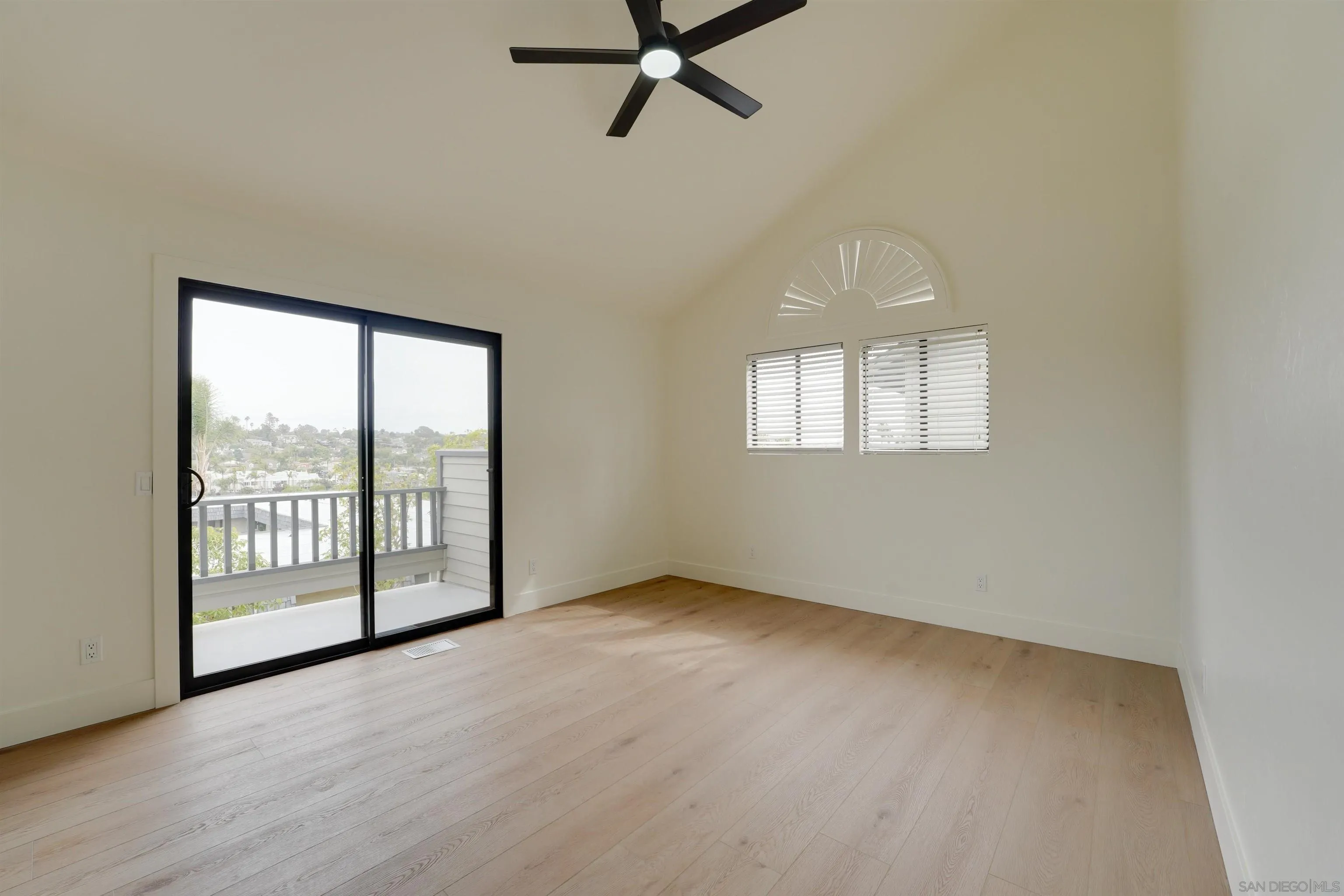 https://cdn.realtyfeed.com/cdn/127/260003242/3f61a1aa0dc5b8278193d8de8681e61e.webp