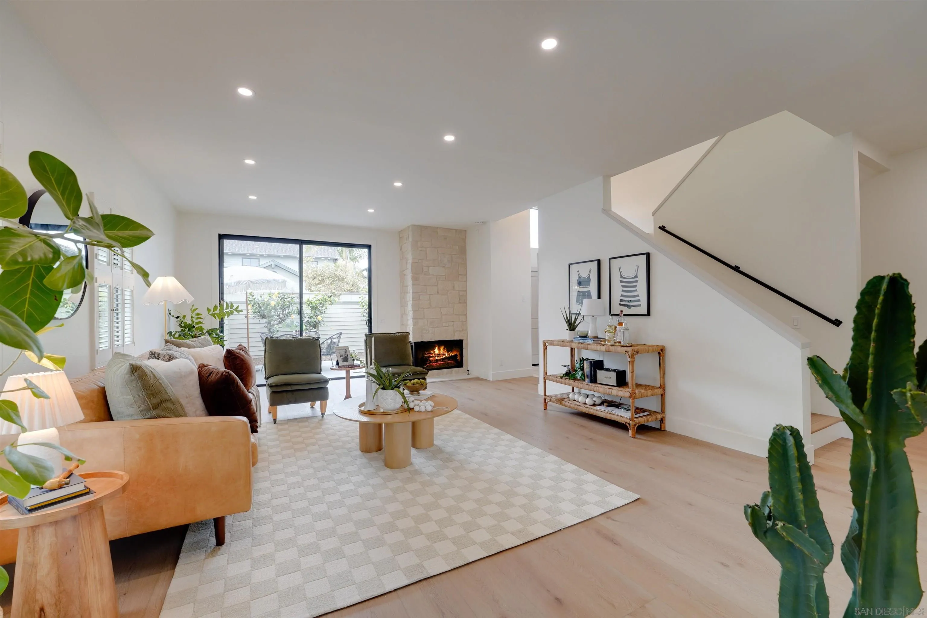 https://cdn.realtyfeed.com/cdn/127/260003242/820e82b5b89a870a4e2b2e82311163ad.webp