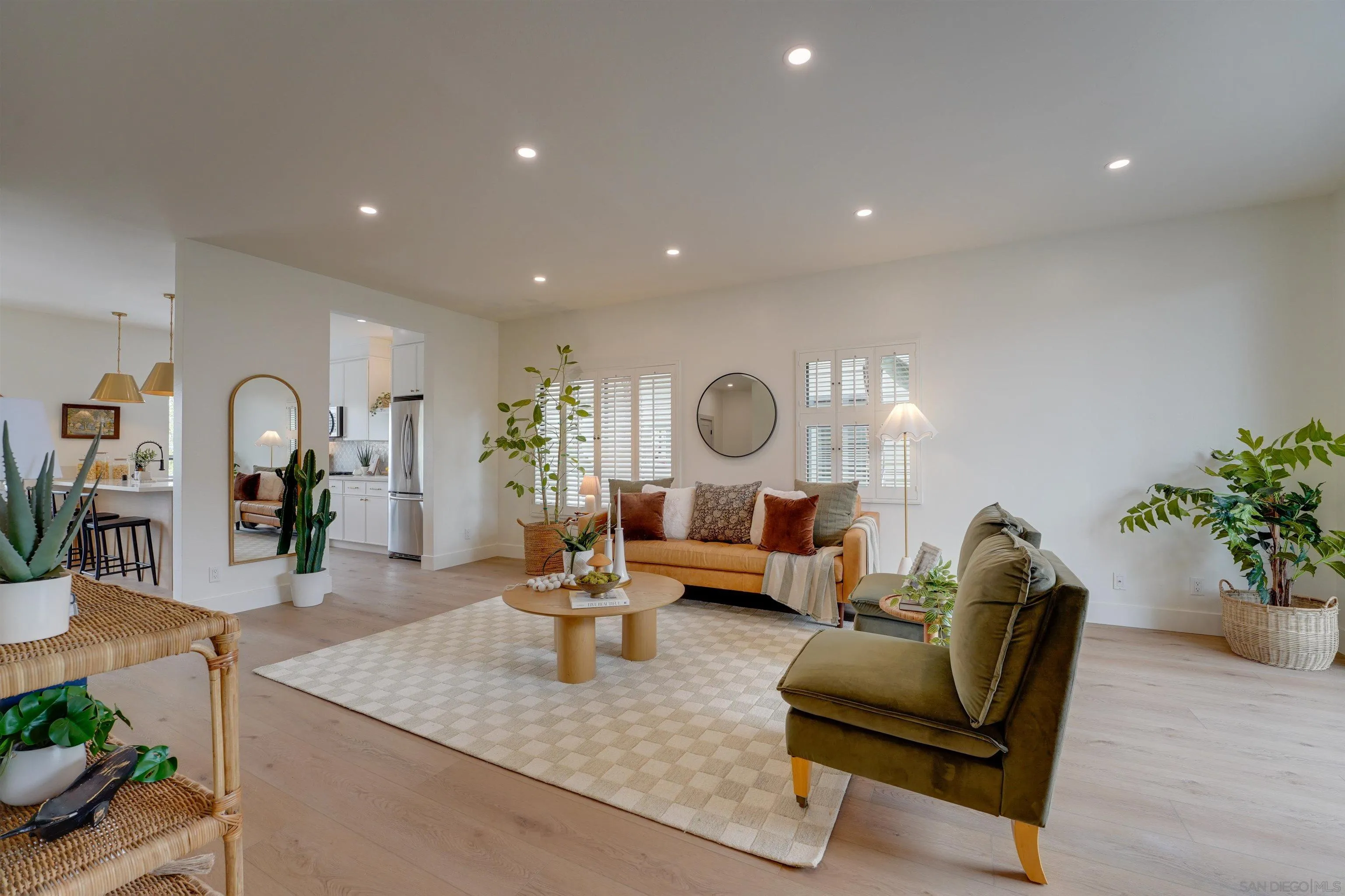 https://cdn.realtyfeed.com/cdn/127/260003242/9620f8ca9a0a22bb0cab7fe0b2d66c00.webp