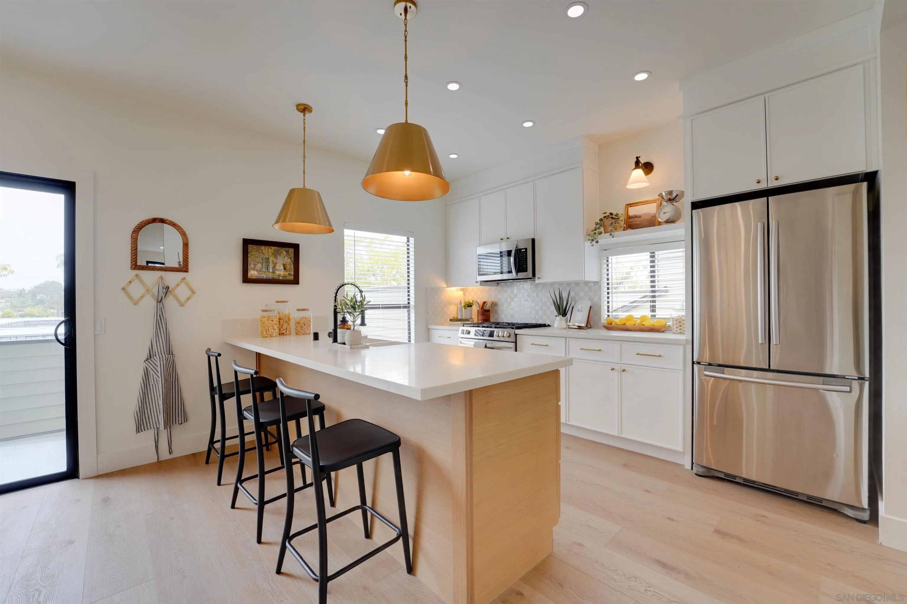 https://cdn.realtyfeed.com/cdn/127/260003242/9a492c526d120abde96fd03dda9549cf.webp