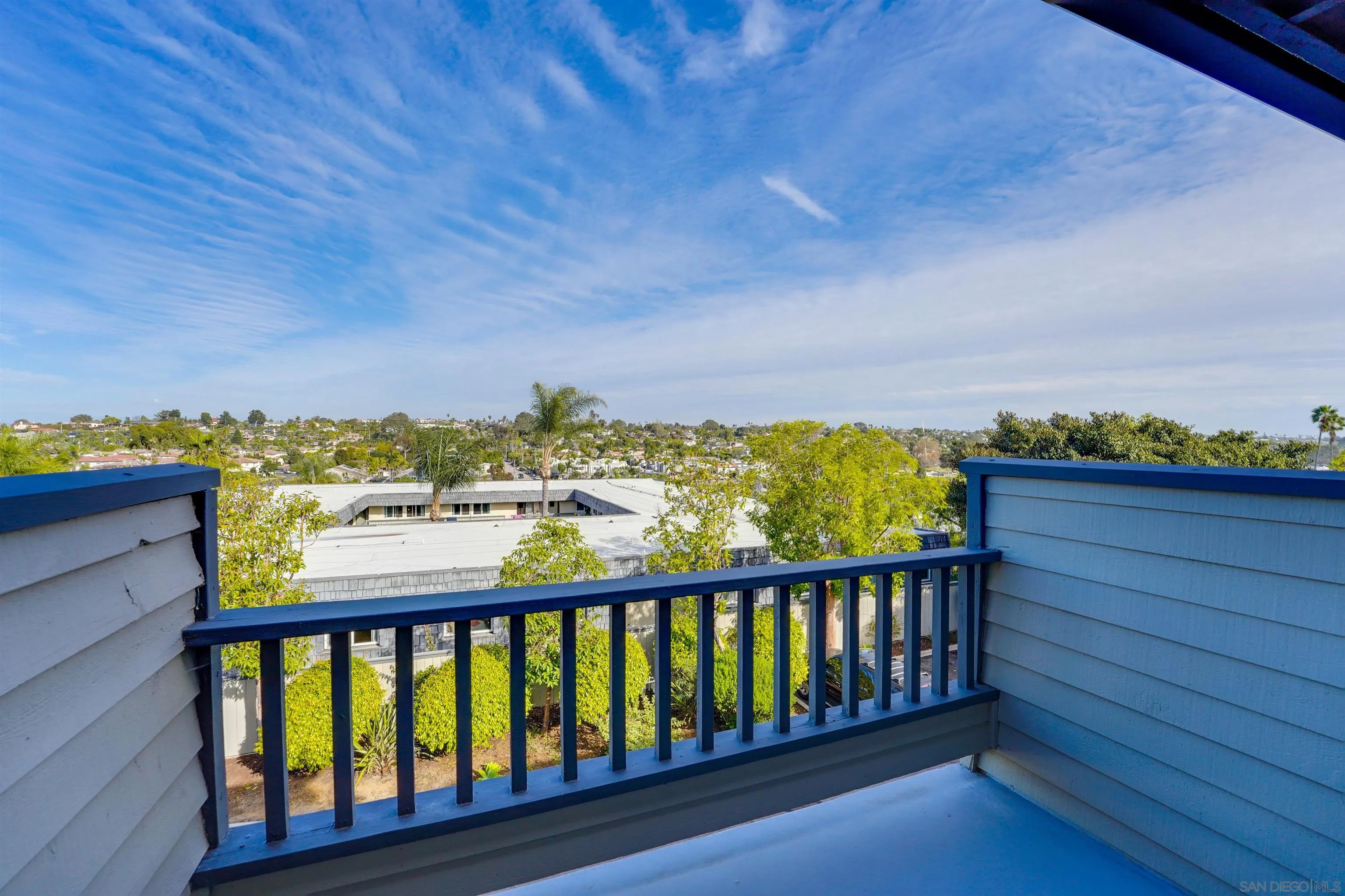 https://cdn.realtyfeed.com/cdn/127/260003242/cdd4ef5e0246a51ab24017ef4767b0d6.webp