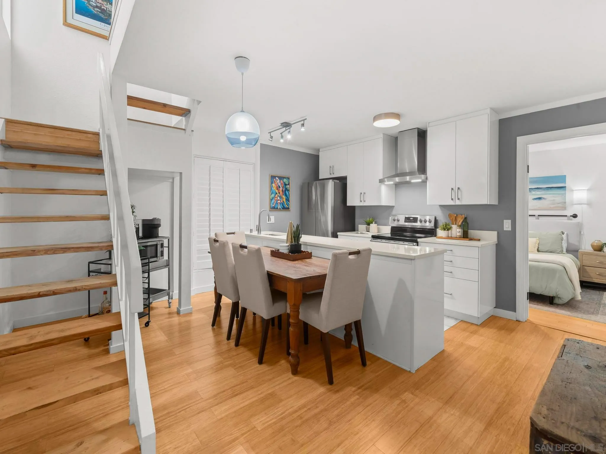https://cdn.realtyfeed.com/cdn/127/260003248/aa3f636b920ff5a987119bac57fea728.webp