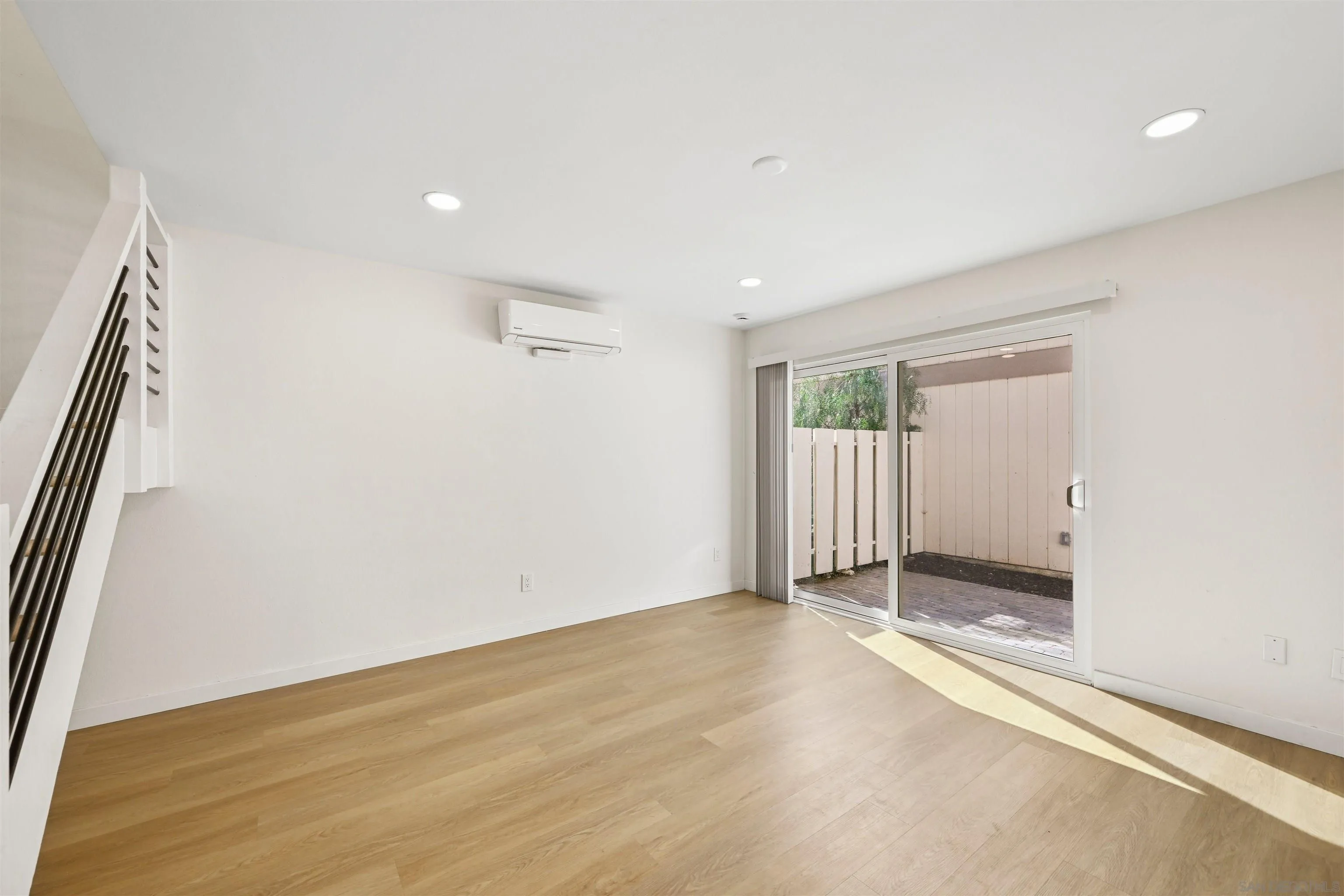 Photo #8: 260003249 Listing: Photo #8