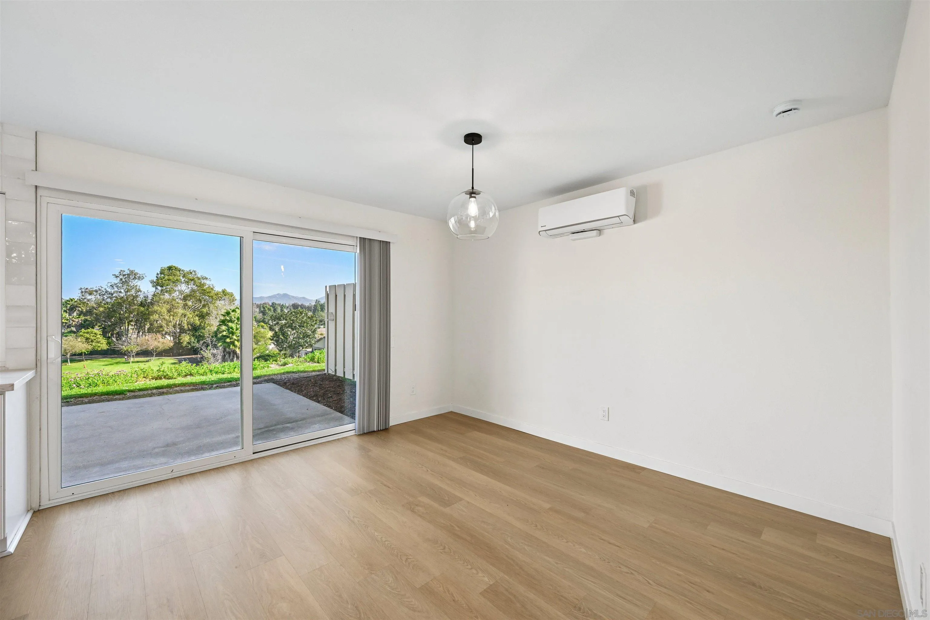https://cdn.realtyfeed.com/cdn/127/260003249/5252f81ebb4e7bb4cf3c687e59696d73.webp