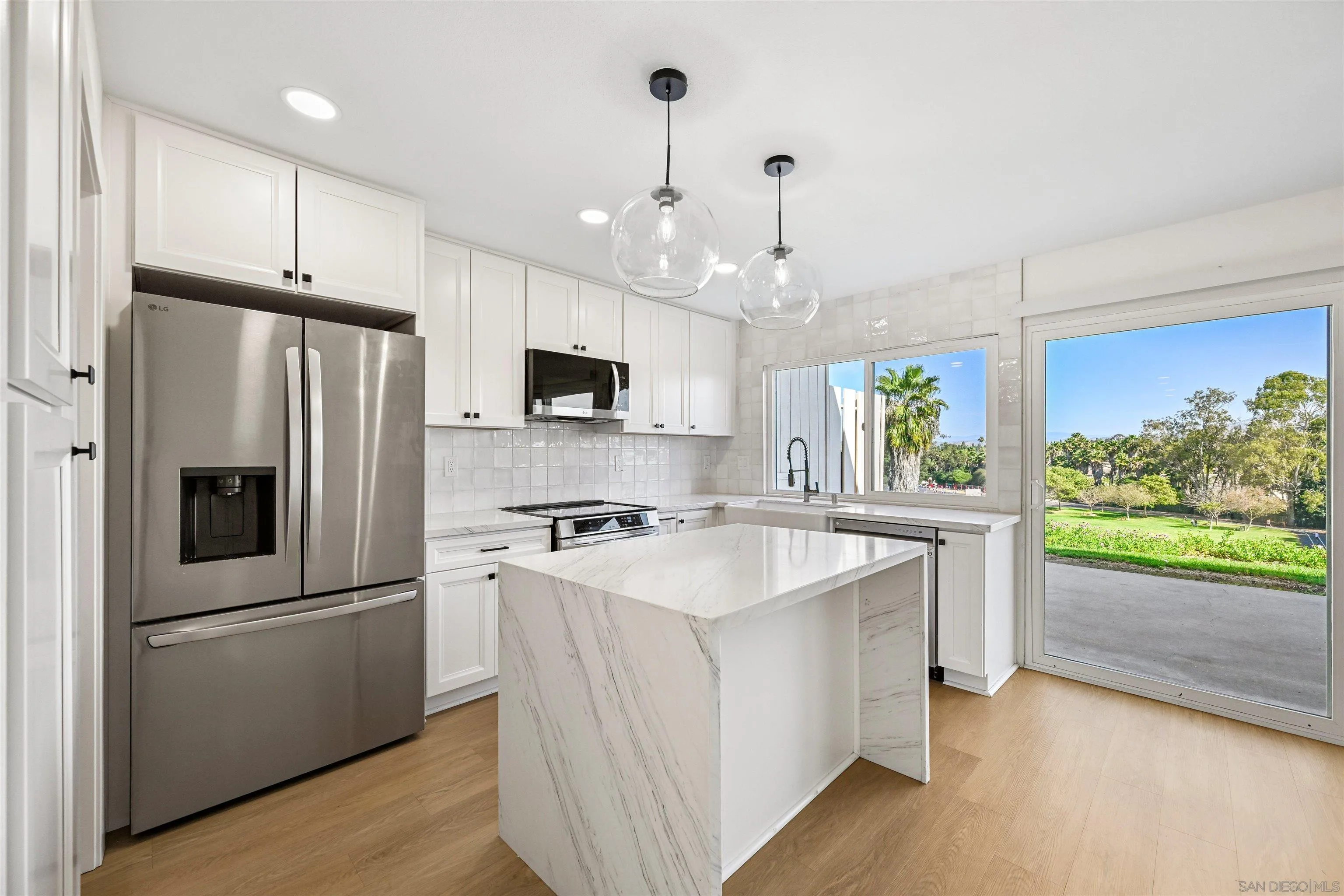 https://cdn.realtyfeed.com/cdn/127/260003249/59b8d0d73eab22e54e050de95dd2c2f8.webp