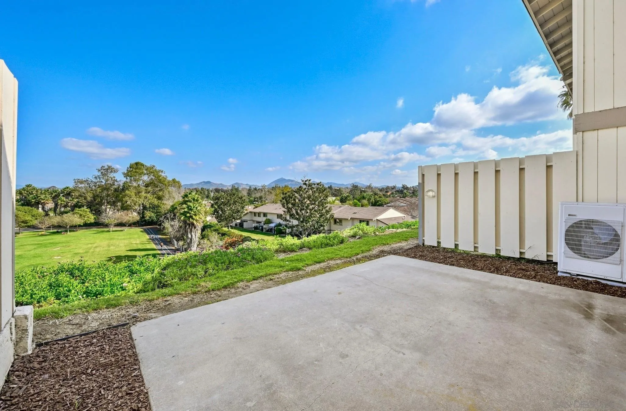 https://cdn.realtyfeed.com/cdn/127/260003249/cd0f6e0999a3539eb8e5693980ecd4c6.webp