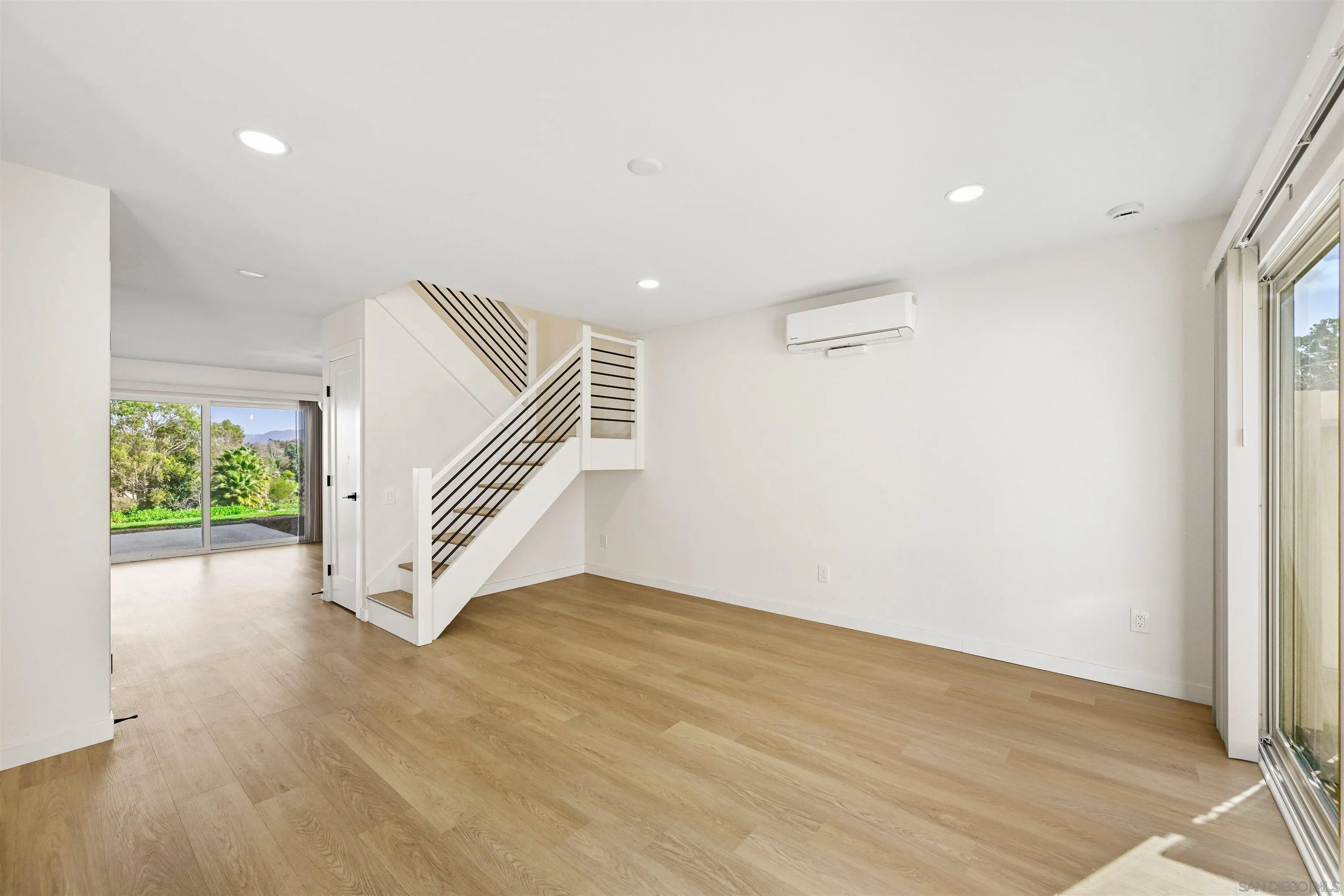 https://cdn.realtyfeed.com/cdn/127/260003249/df7bfc98a49aafb1d9ccb96fc26fb05a.webp