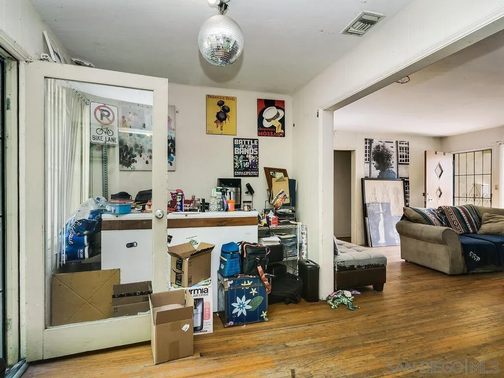 https://cdn.realtyfeed.com/cdn/127/260003250/7bead3226ca6298079b1478cd11594bd.webp