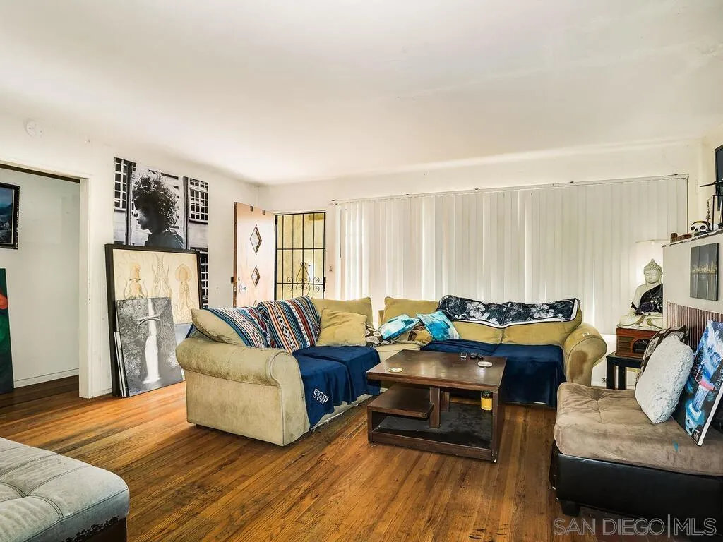 https://cdn.realtyfeed.com/cdn/127/260003250/bda6c186320d19a38aff75c63875eb1d.webp