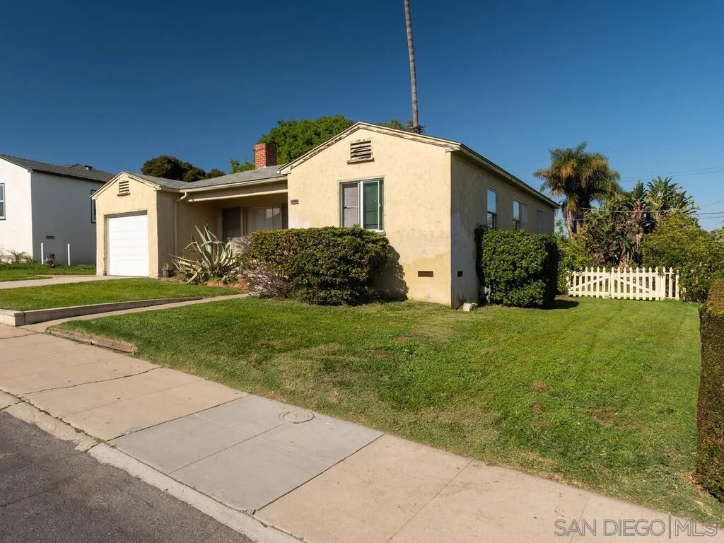 3104 N Evergreen