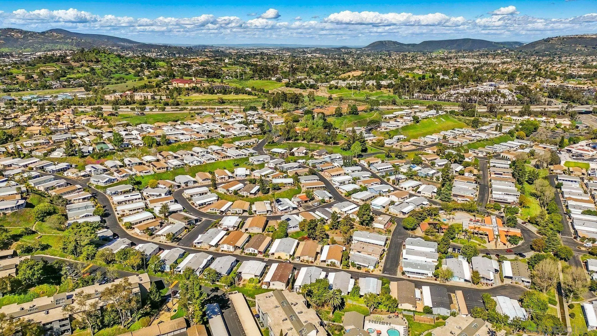 https://cdn.realtyfeed.com/cdn/127/260003252/02753157ad604c5646d6b57874433a4f.webp