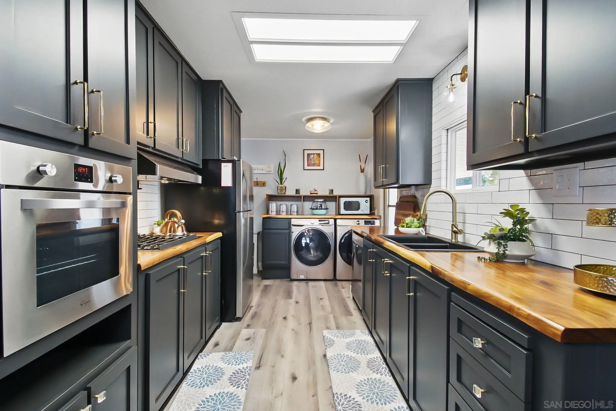 https://cdn.realtyfeed.com/cdn/127/260003252/6bcb22c96f586f48ac58e72c6587c9c7.webp