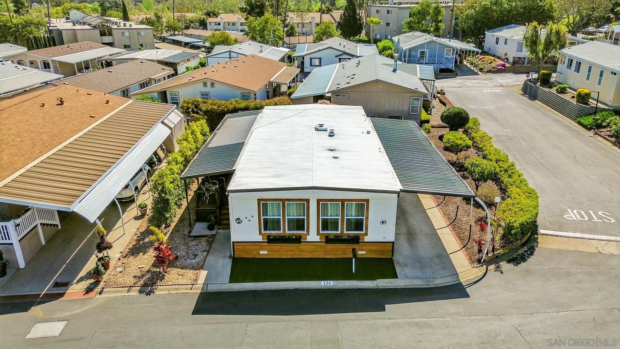https://cdn.realtyfeed.com/cdn/127/260003252/890d016b8498a39a1ae409b1f27aeec6.webp