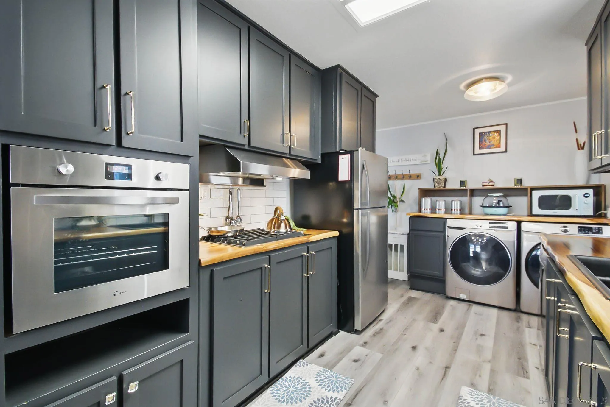 https://cdn.realtyfeed.com/cdn/127/260003252/e7d3f9134a6c40af29f1d42543c76a98.webp