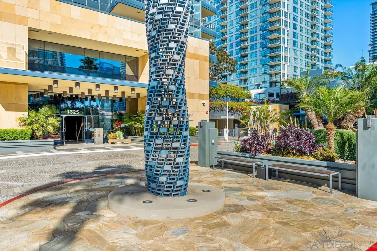 https://cdn.realtyfeed.com/cdn/127/260003254/15afa5696a1c41027fdbc1a62fc0b0b0.webp