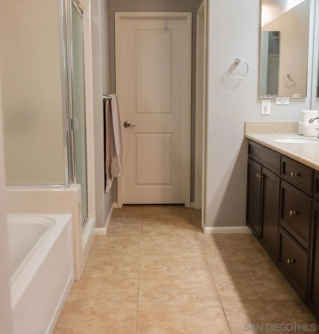 https://cdn.realtyfeed.com/cdn/127/260003255/517ae42605f8e37070b9f53a9cfc1699.webp