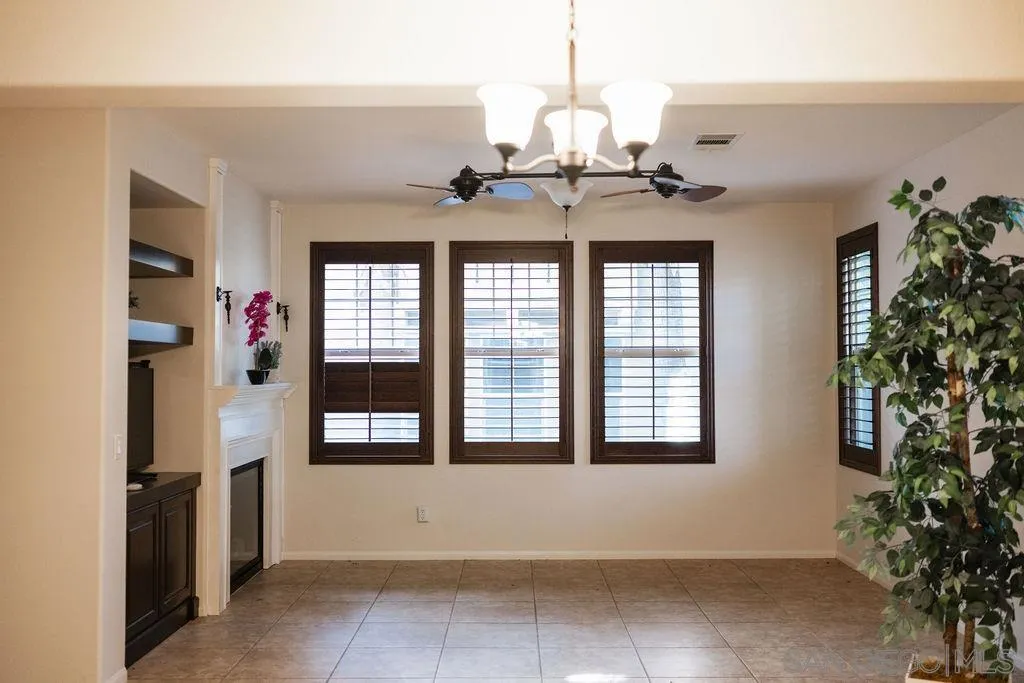 https://cdn.realtyfeed.com/cdn/127/260003255/fd2cad5ca3f307a5d1e1ddcc447f493d.webp
