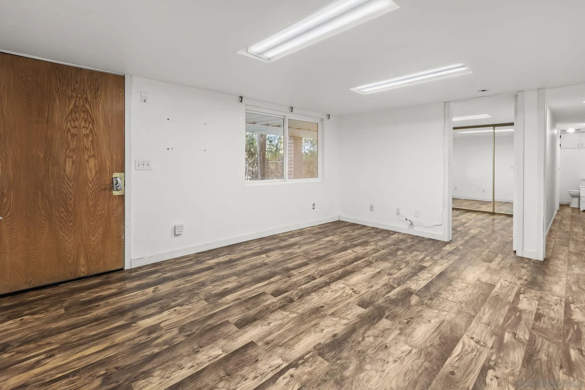 https://cdn.realtyfeed.com/cdn/127/260003259/65c1bb914af2484db544aab43e125cb4.webp