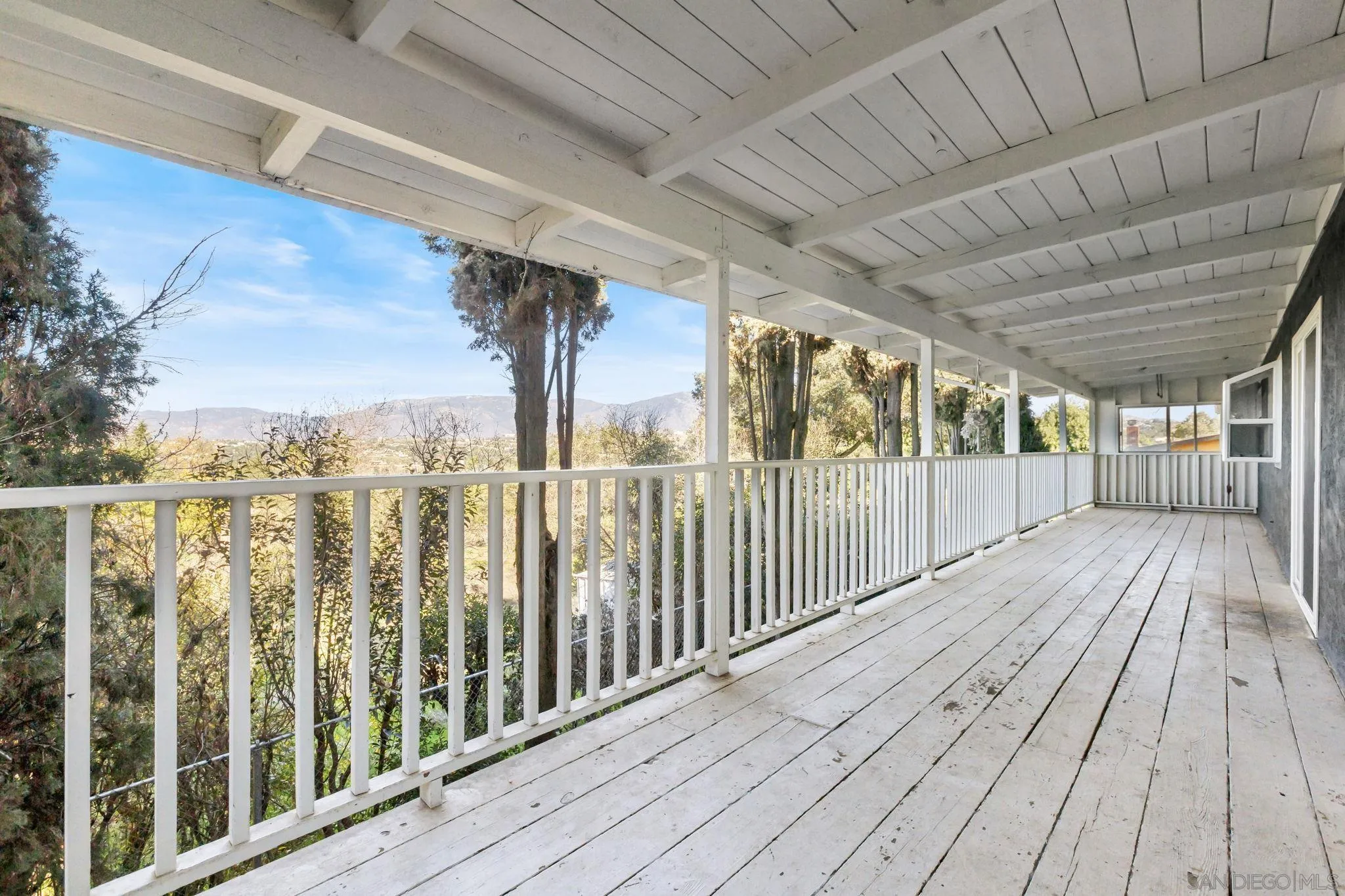 https://cdn.realtyfeed.com/cdn/127/260003259/ac21b5791b967afbe43ee7971aca611e.webp