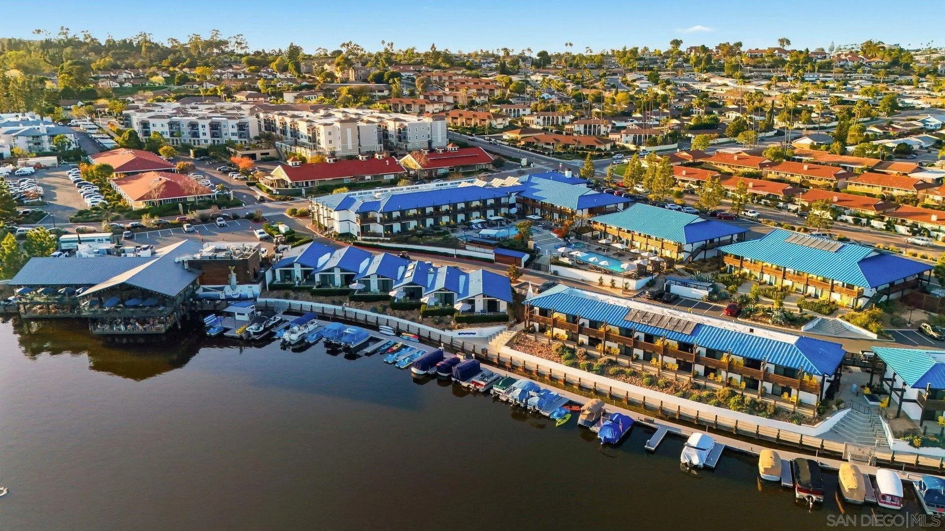 https://cdn.realtyfeed.com/cdn/127/260003260/b53530733a6caf2b861436e7b07c1eab.webp
