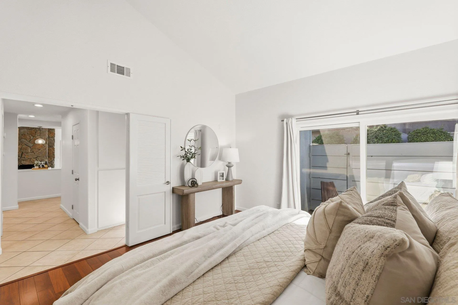 https://cdn.realtyfeed.com/cdn/127/260003260/cc74d5c287eddd83db951b62995b957c.webp