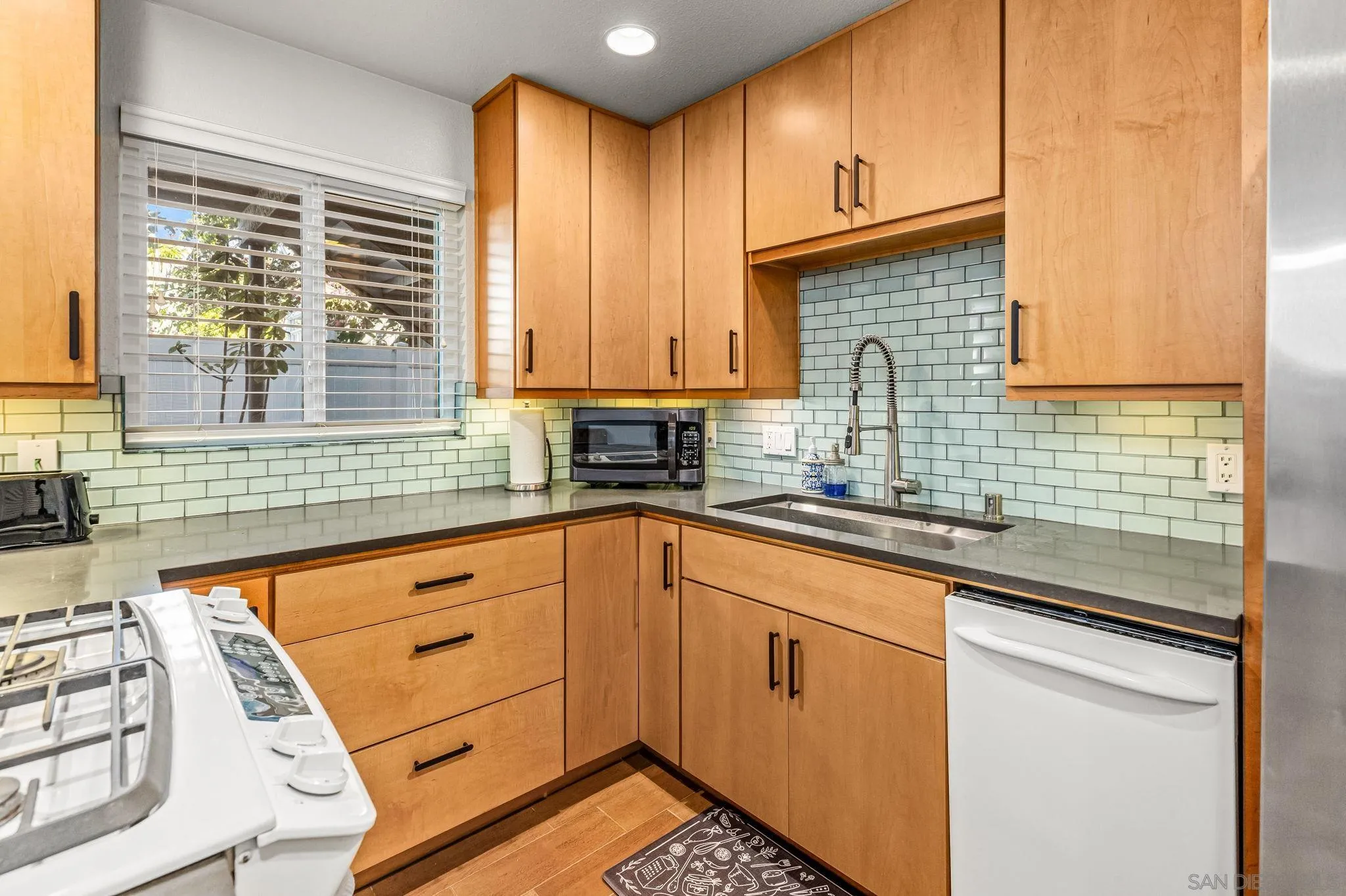 Photo #8: 260003261 Listing: Photo #8