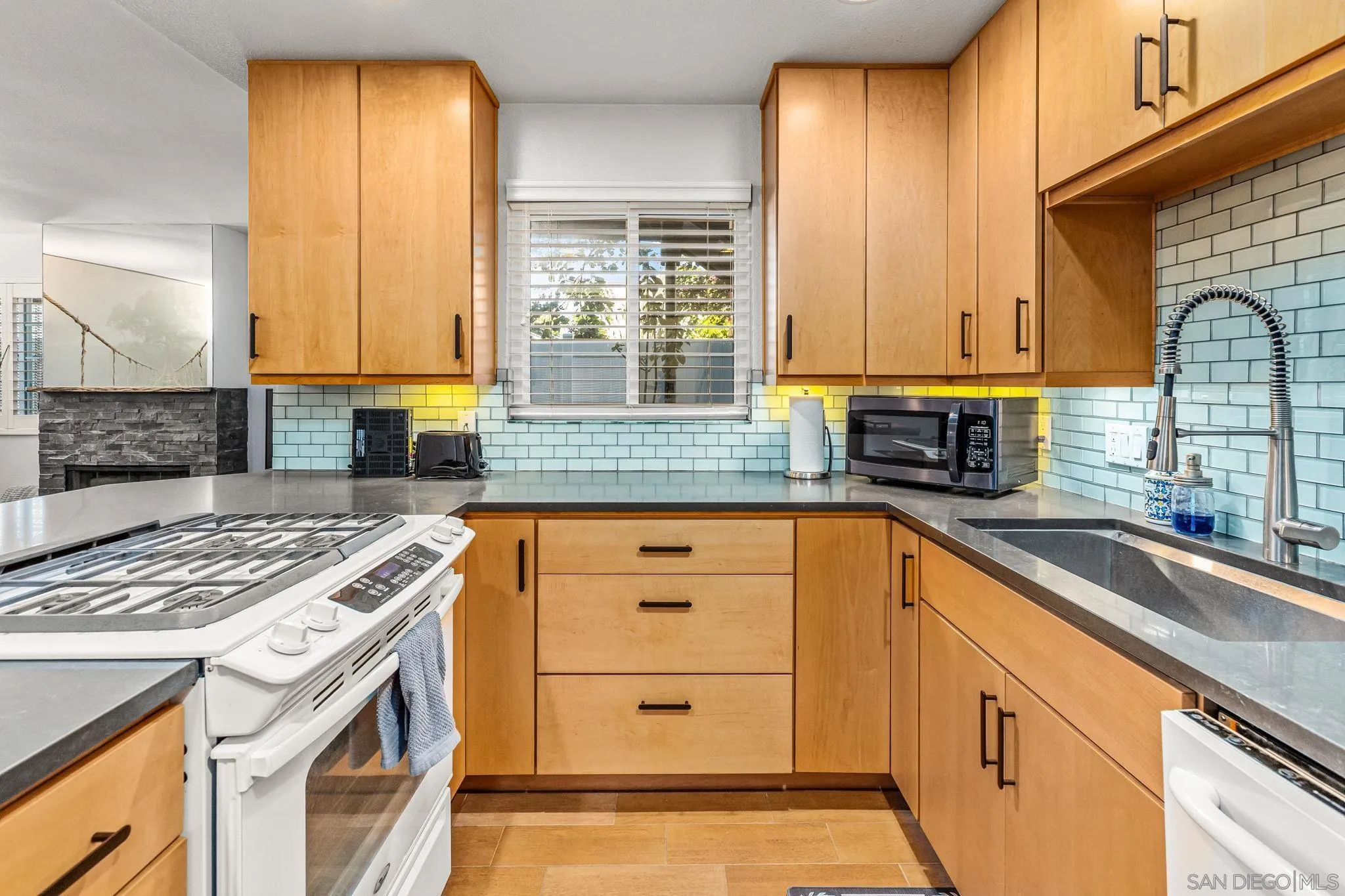 Photo #9: 260003261 Listing: Photo #9