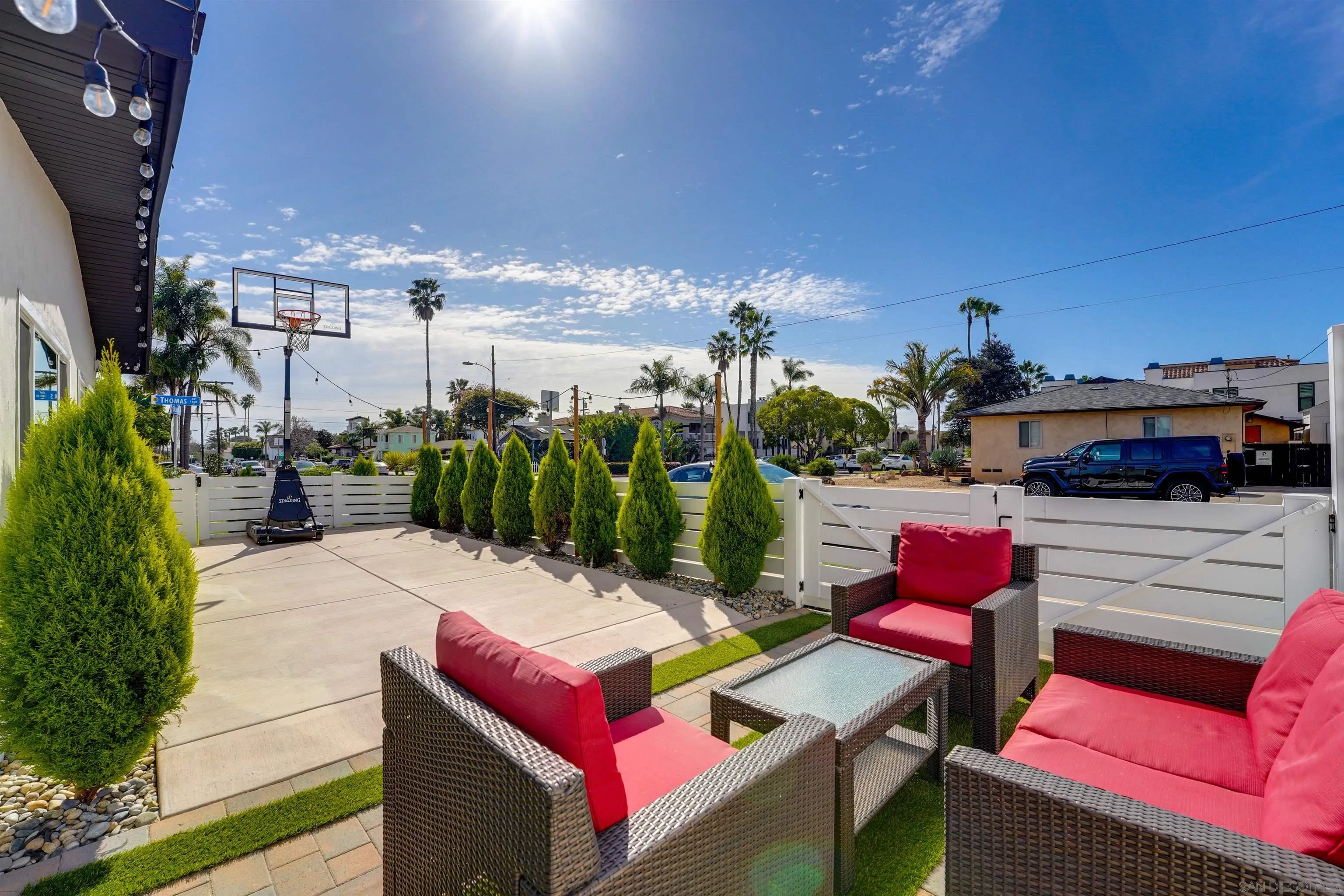 https://cdn.realtyfeed.com/cdn/127/260003272/757ad32113554dcc2780bc311543873b.webp