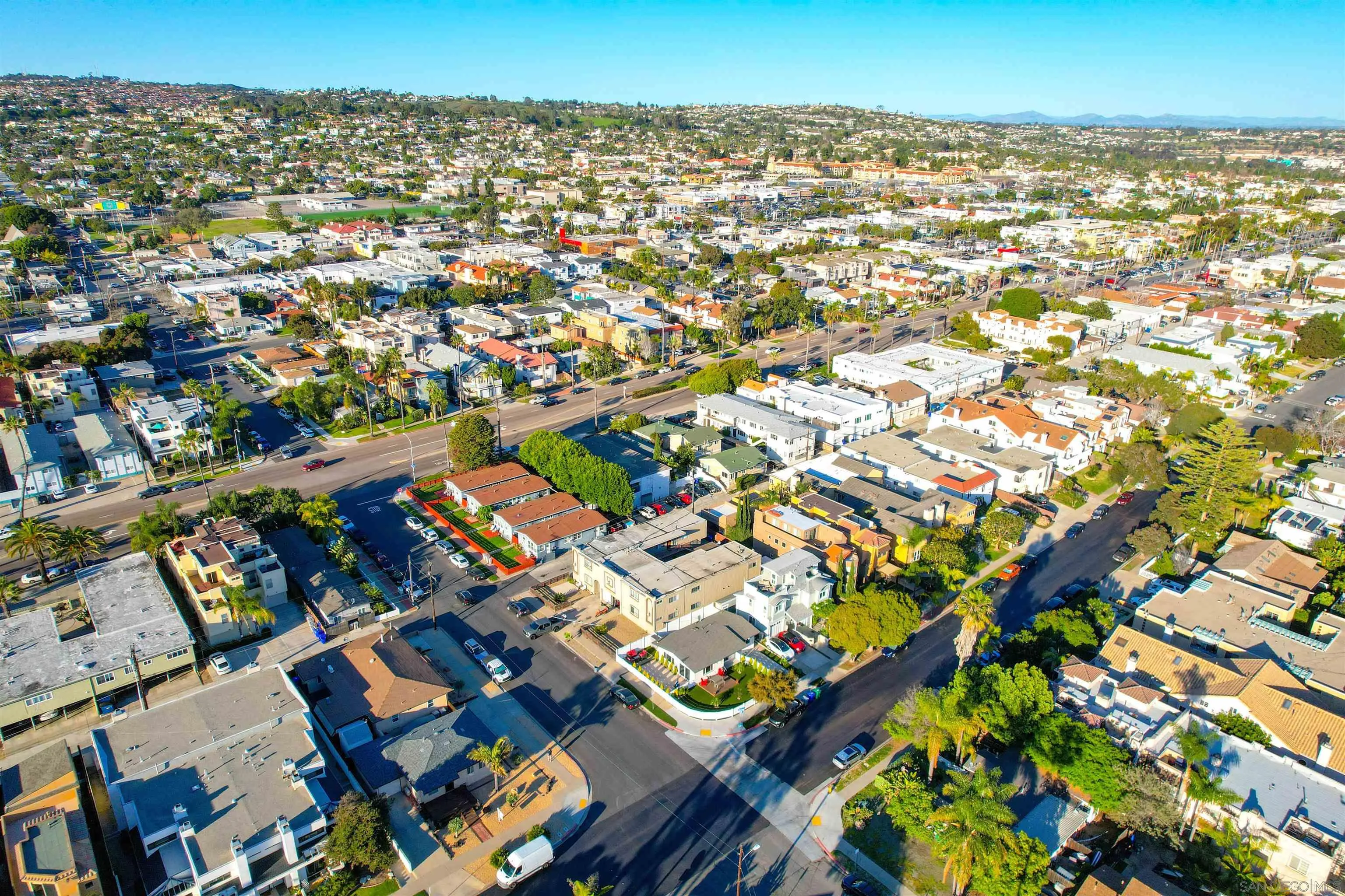 https://cdn.realtyfeed.com/cdn/127/260003272/868df81749502c4f6fc0d62627e73223.webp