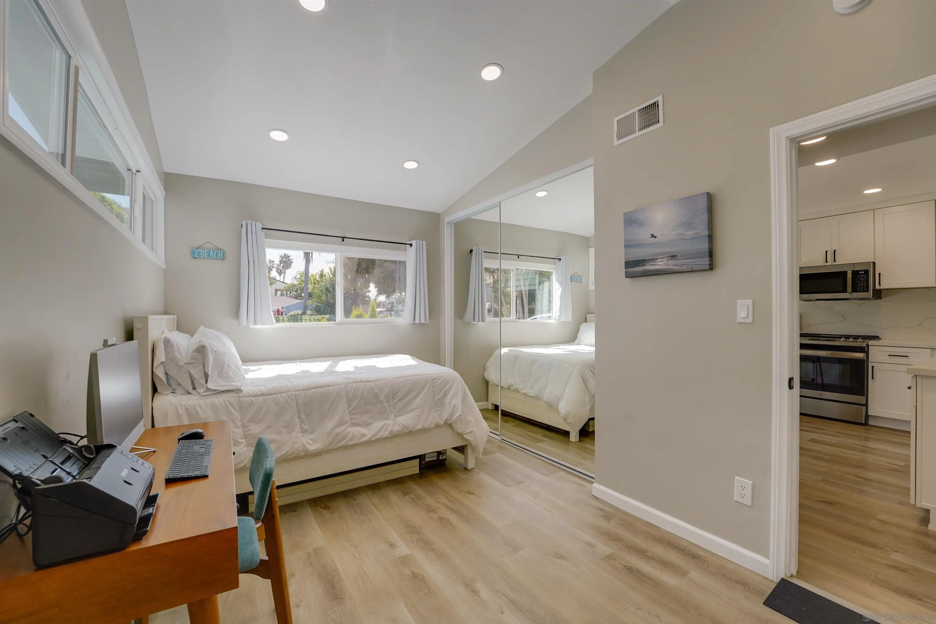 https://cdn.realtyfeed.com/cdn/127/260003272/93e7531d4dd552a0f9c156aa265e9333.webp