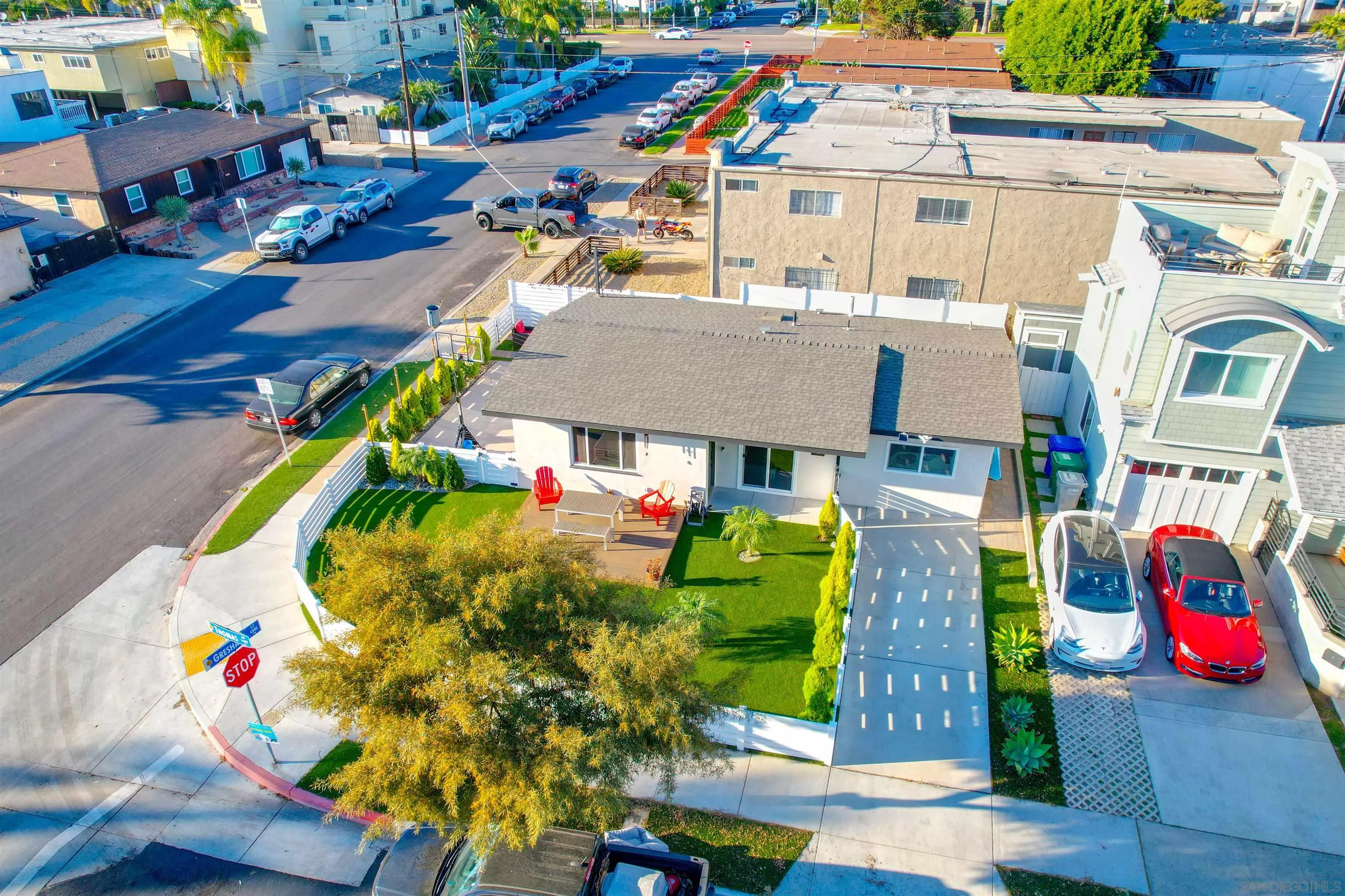 https://cdn.realtyfeed.com/cdn/127/260003272/b9e1b179f7a2ae36f58fda5d40471883.webp
