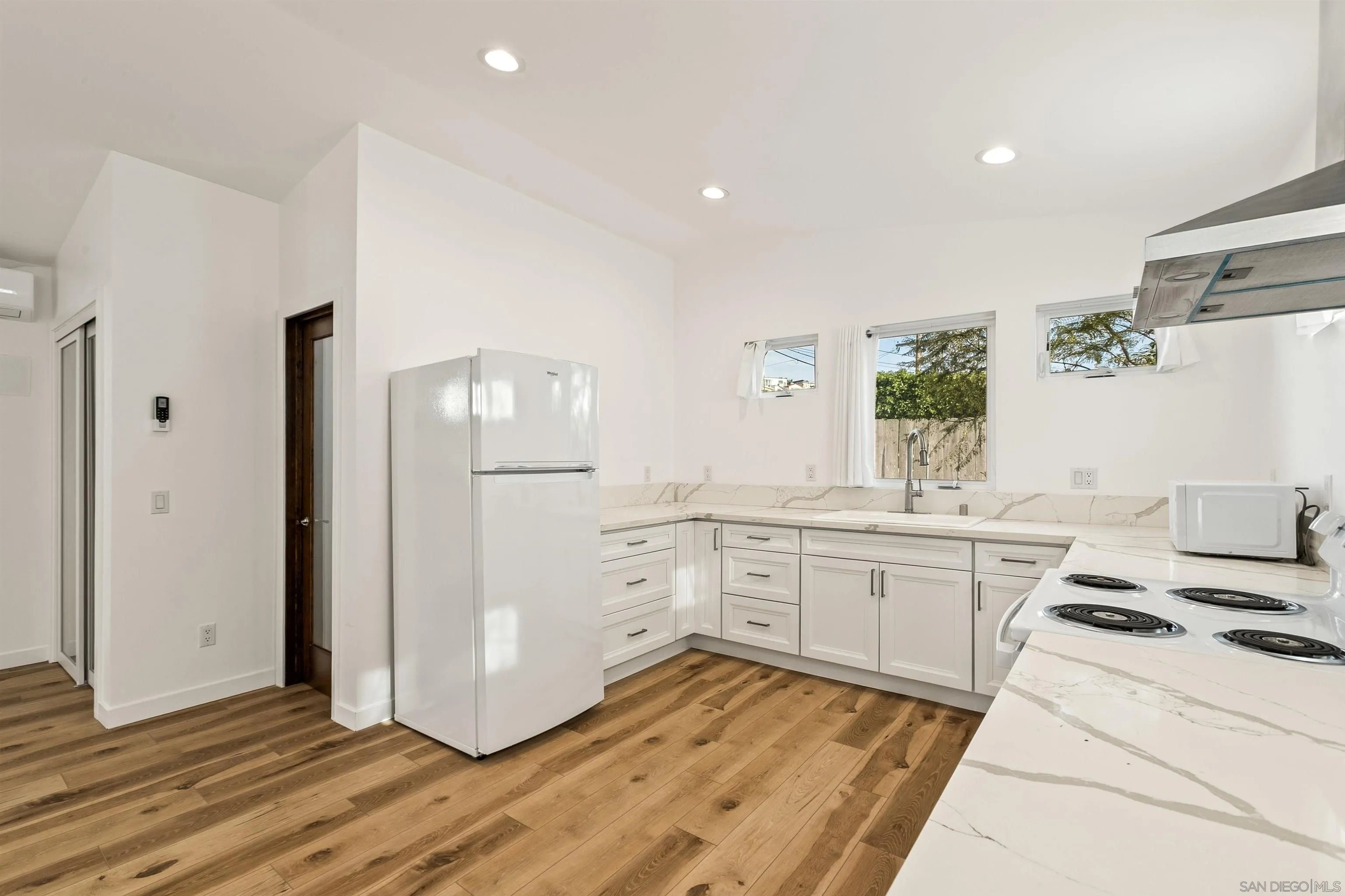 https://cdn.realtyfeed.com/cdn/127/260003275/8f64bee0f547bc971b7e1954a0a49697.webp
