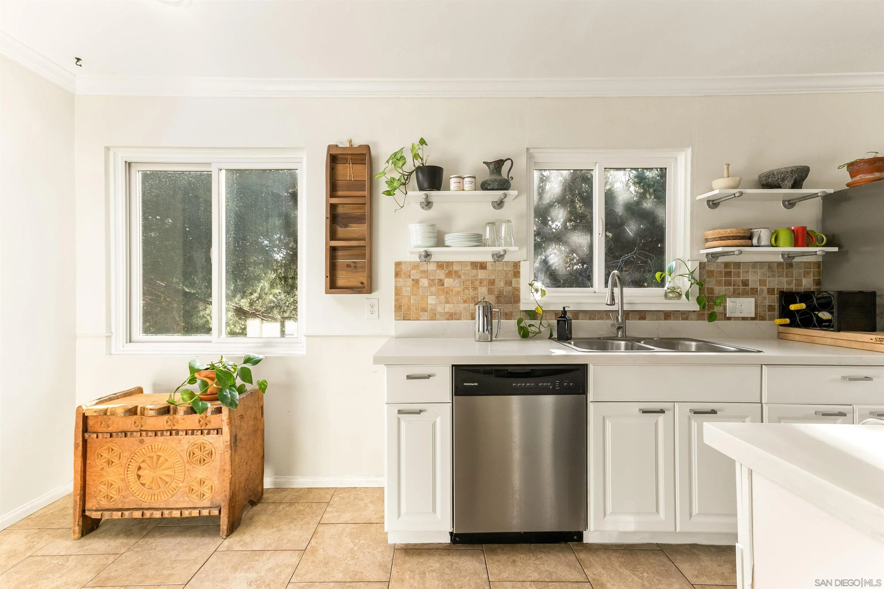 https://cdn.realtyfeed.com/cdn/127/260003275/9f26fa4ab1ca9c7aed845e64a1e61a99.webp